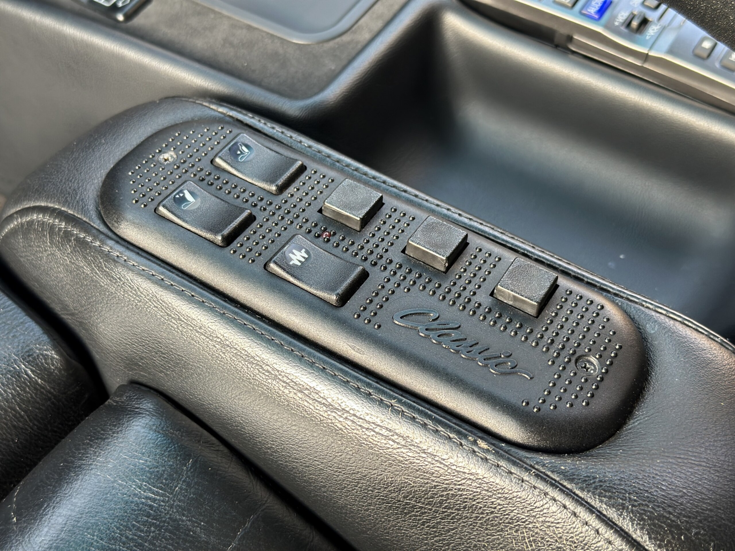 1991 Mercedes Benz 190E — Photo 28 / 36
