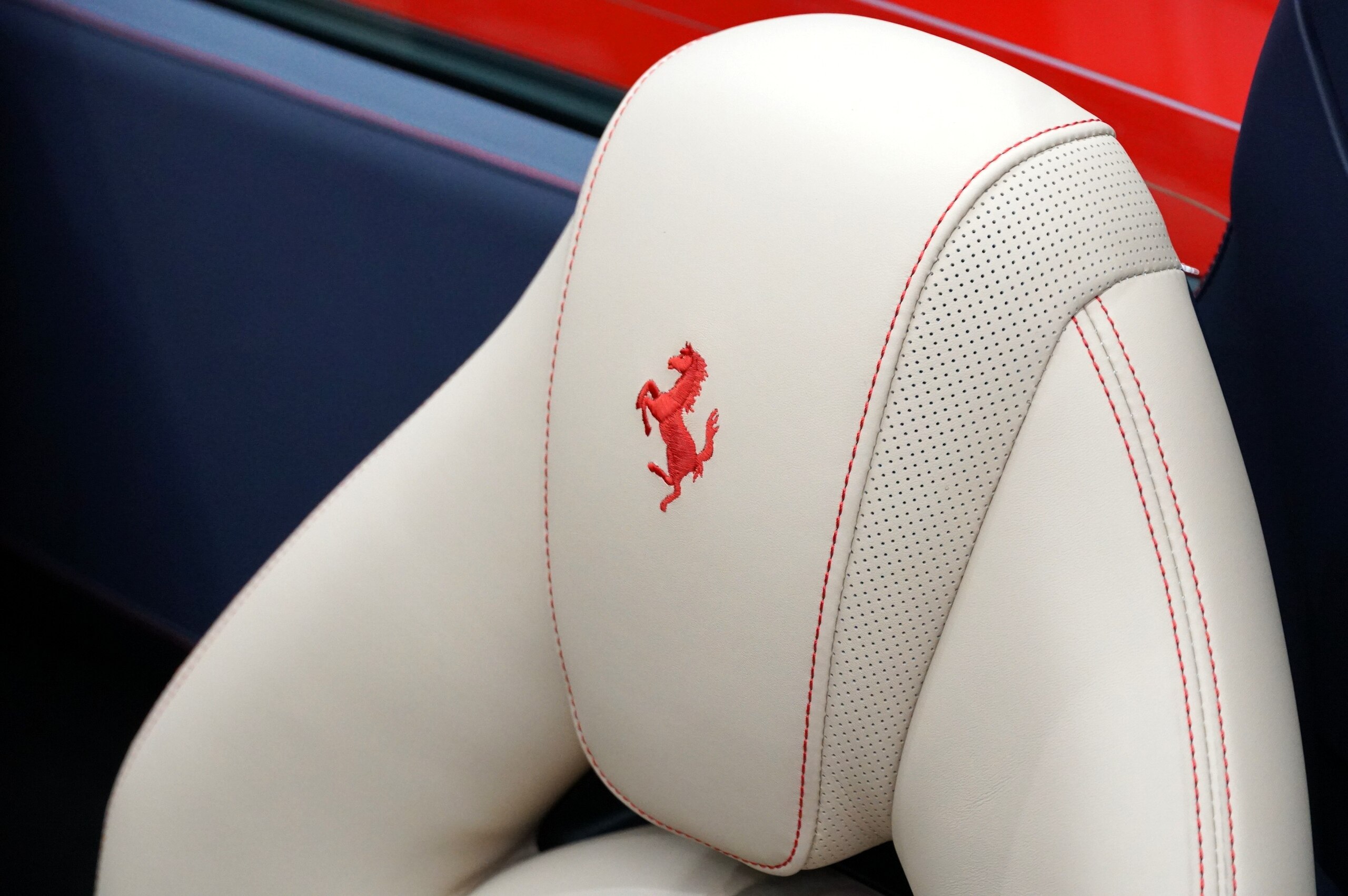 2022 Ferrari F8 Spider — Photo 28 / 52