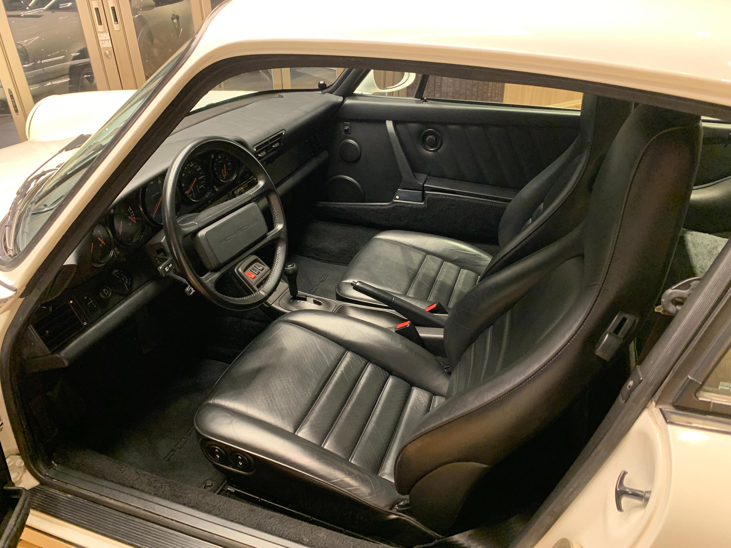 1991 Porsche 911 Carrera 2 — Photo 7 / 19