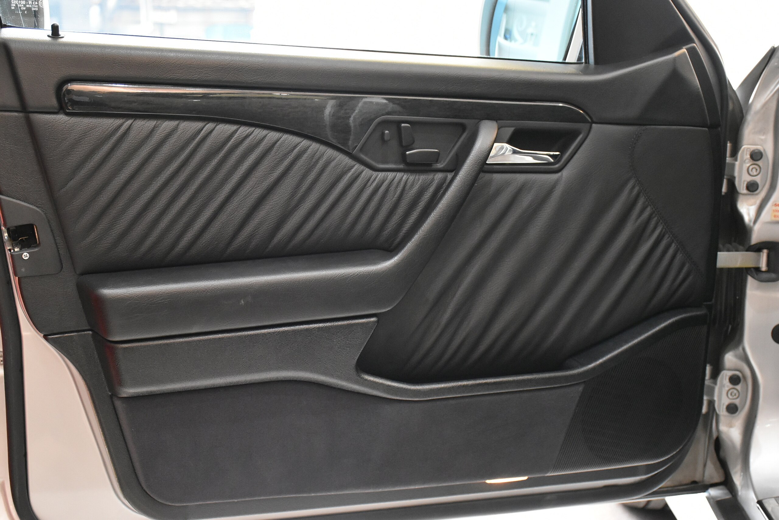1995 Mercedes Benz C36 AMG — Photo 10 / 13
