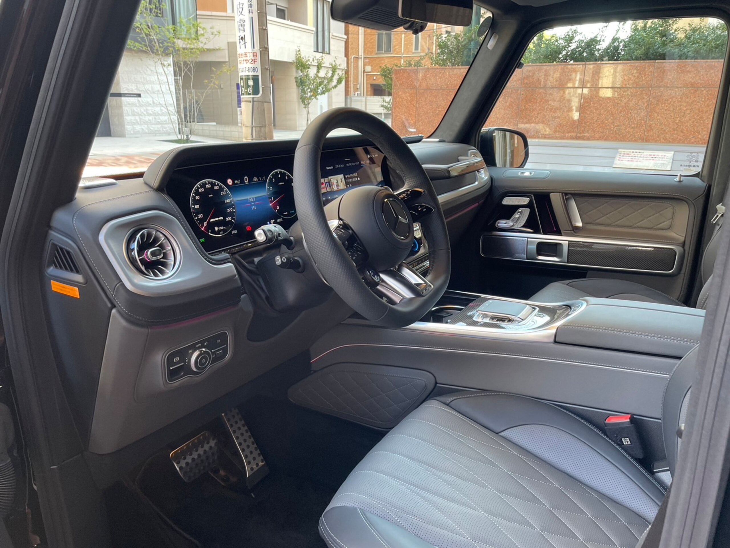 2024 Mercedes Benz G63 AMG — Photo 9 / 20