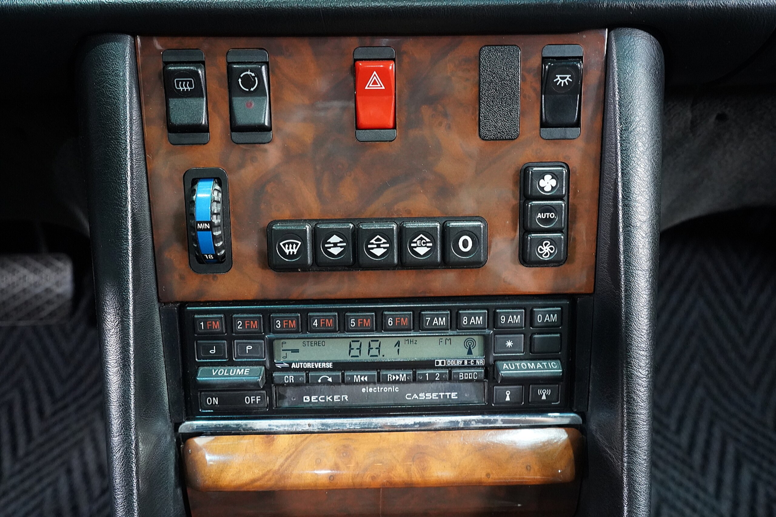 1989 Mercedes Benz 560SEC — Photo 14 / 23