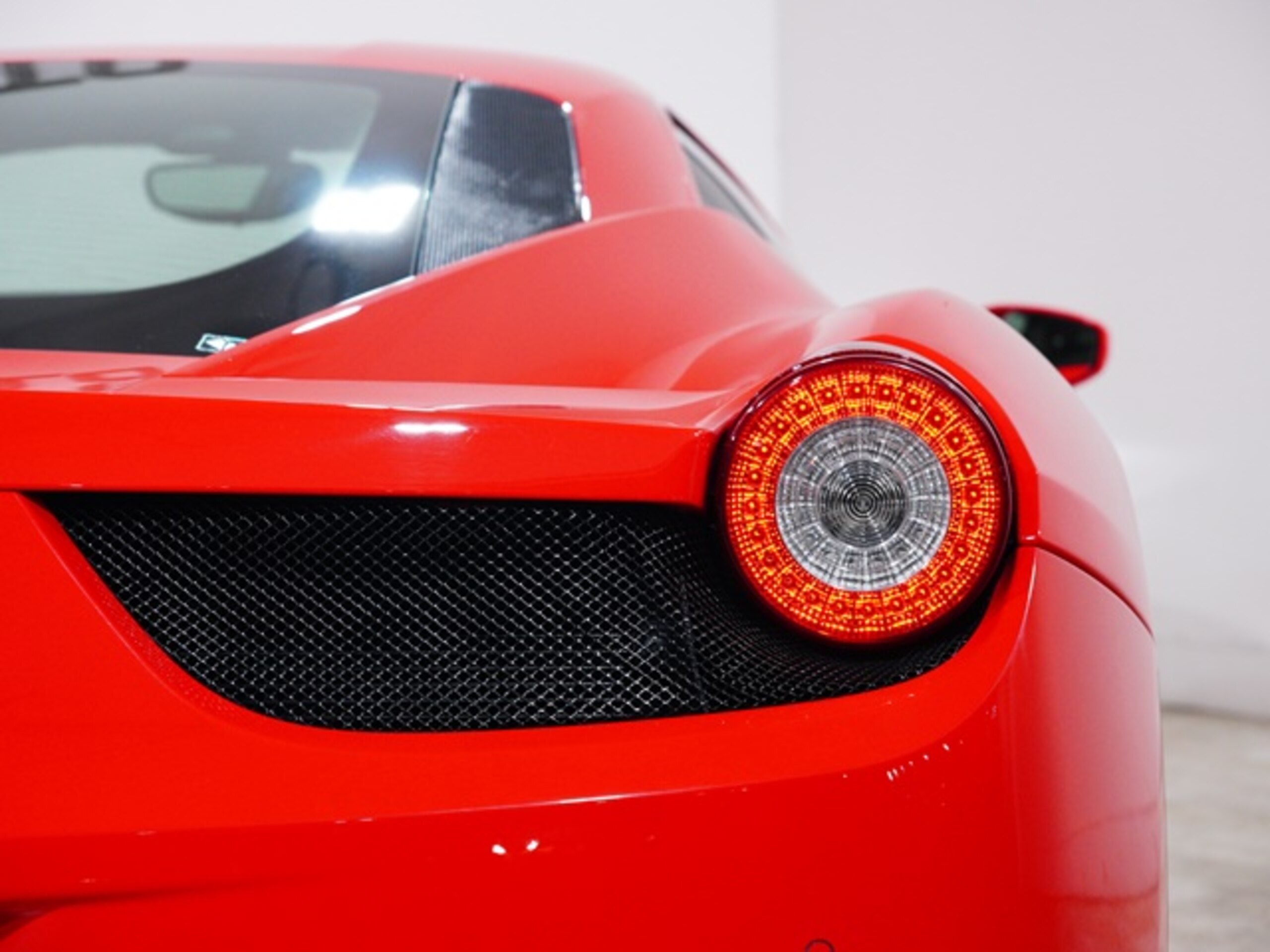 2011 Ferrari 458 Italia F1 DCT — Photo 7 / 19