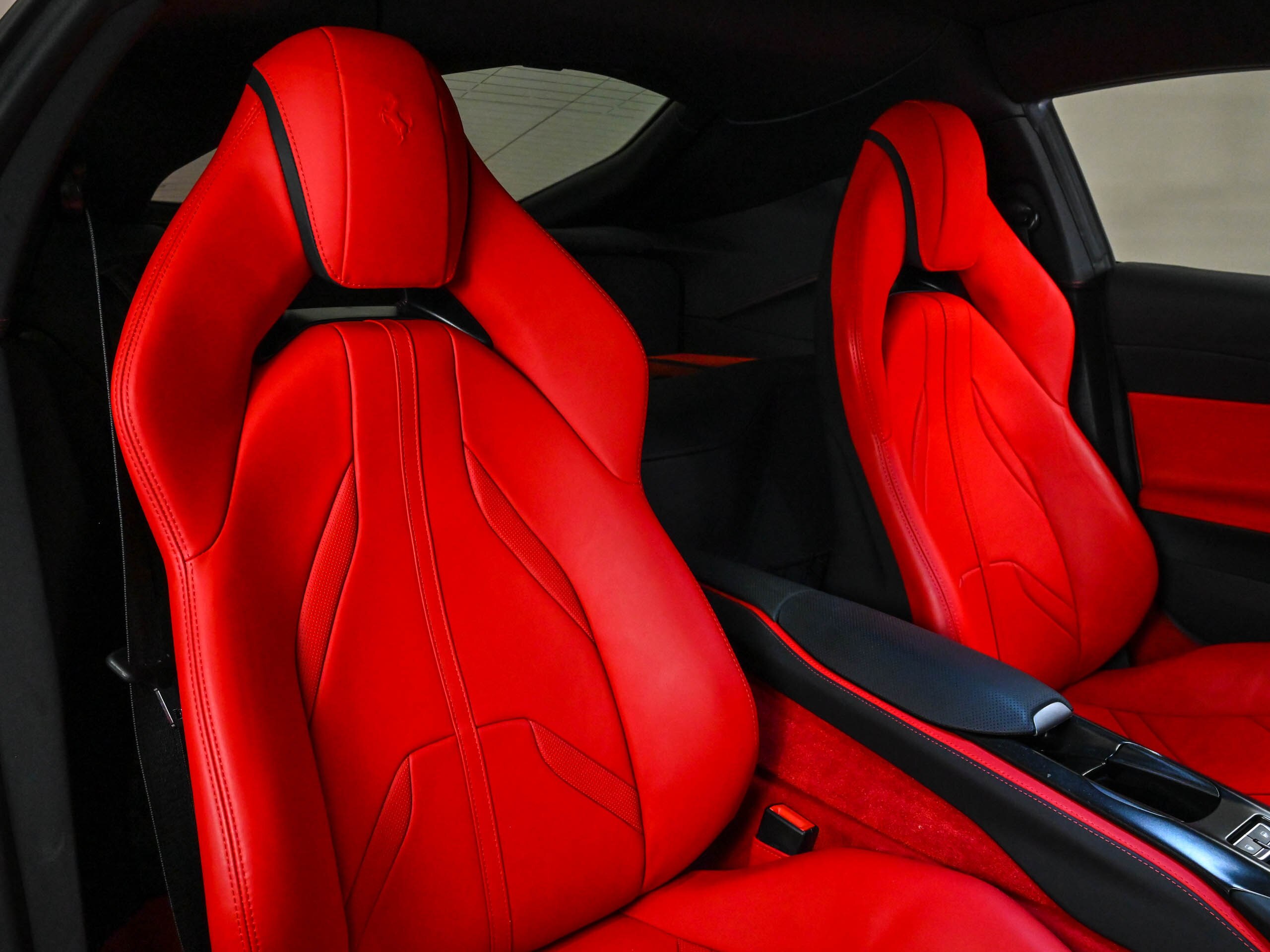 2019 Ferrari 812 Superfast — Photo 14 / 21