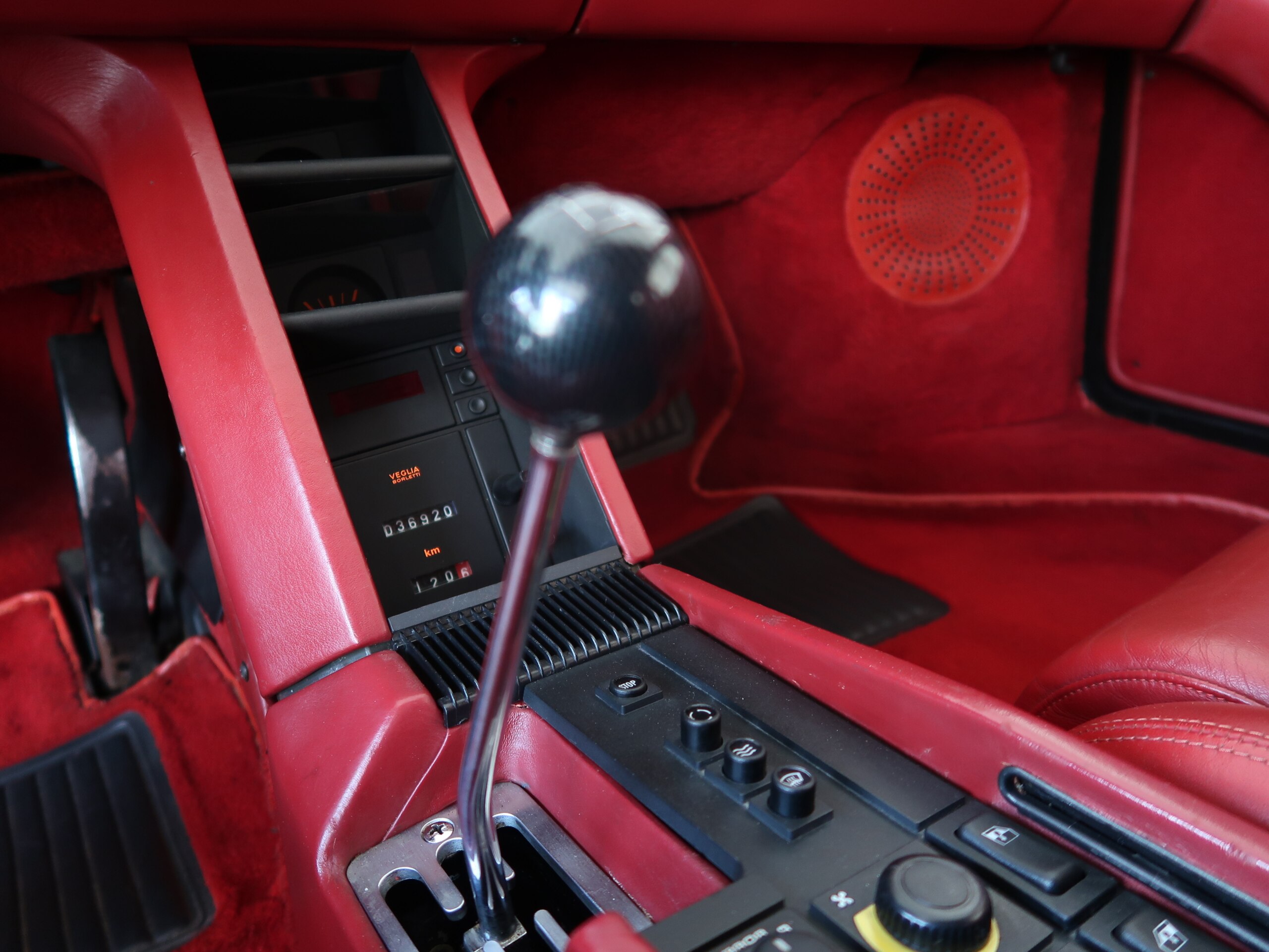 1988 Ferrari Testarossa — Photo 9 / 13