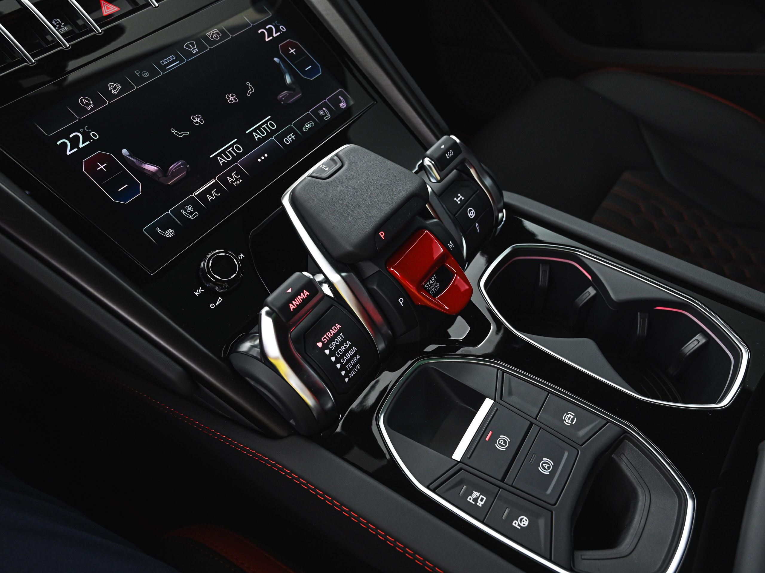 2025 Lamborghini Urus S — Photo 18 / 25