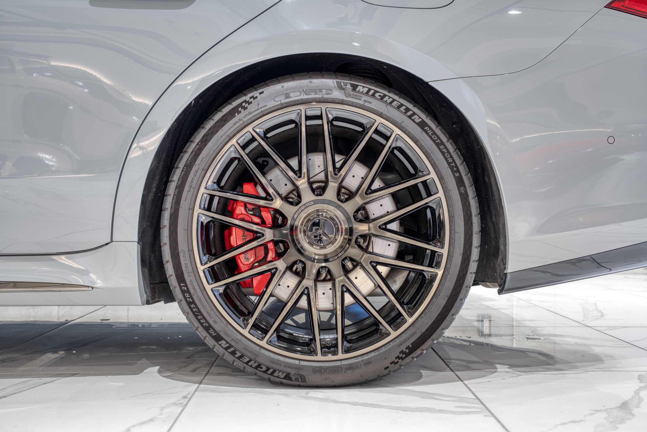 2024 Mercedes Benz AMG S63 E Performance — Photo 23 / 26