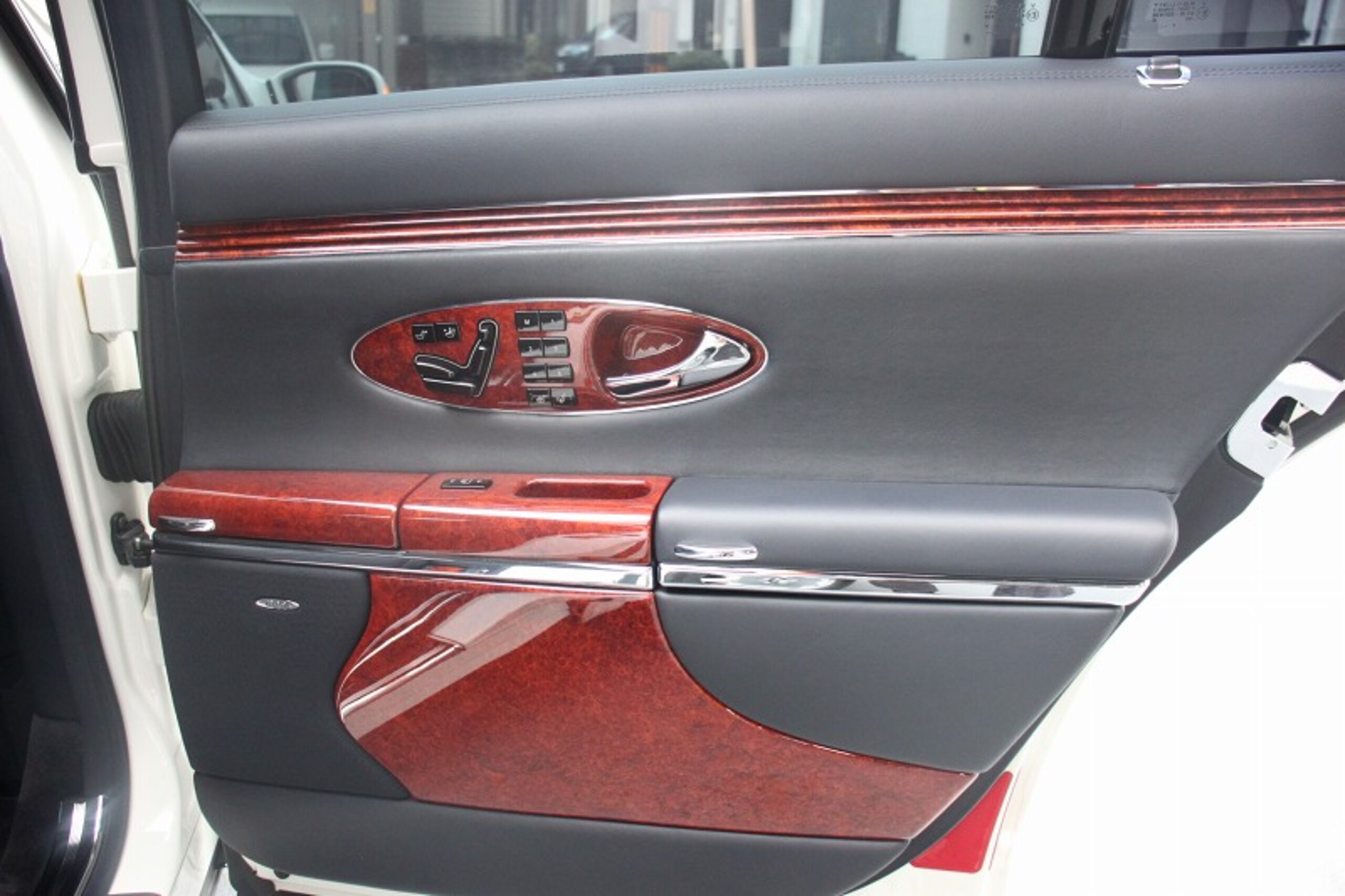 2005 Mercedes Benz Maybach 57 — Photo 20 / 33
