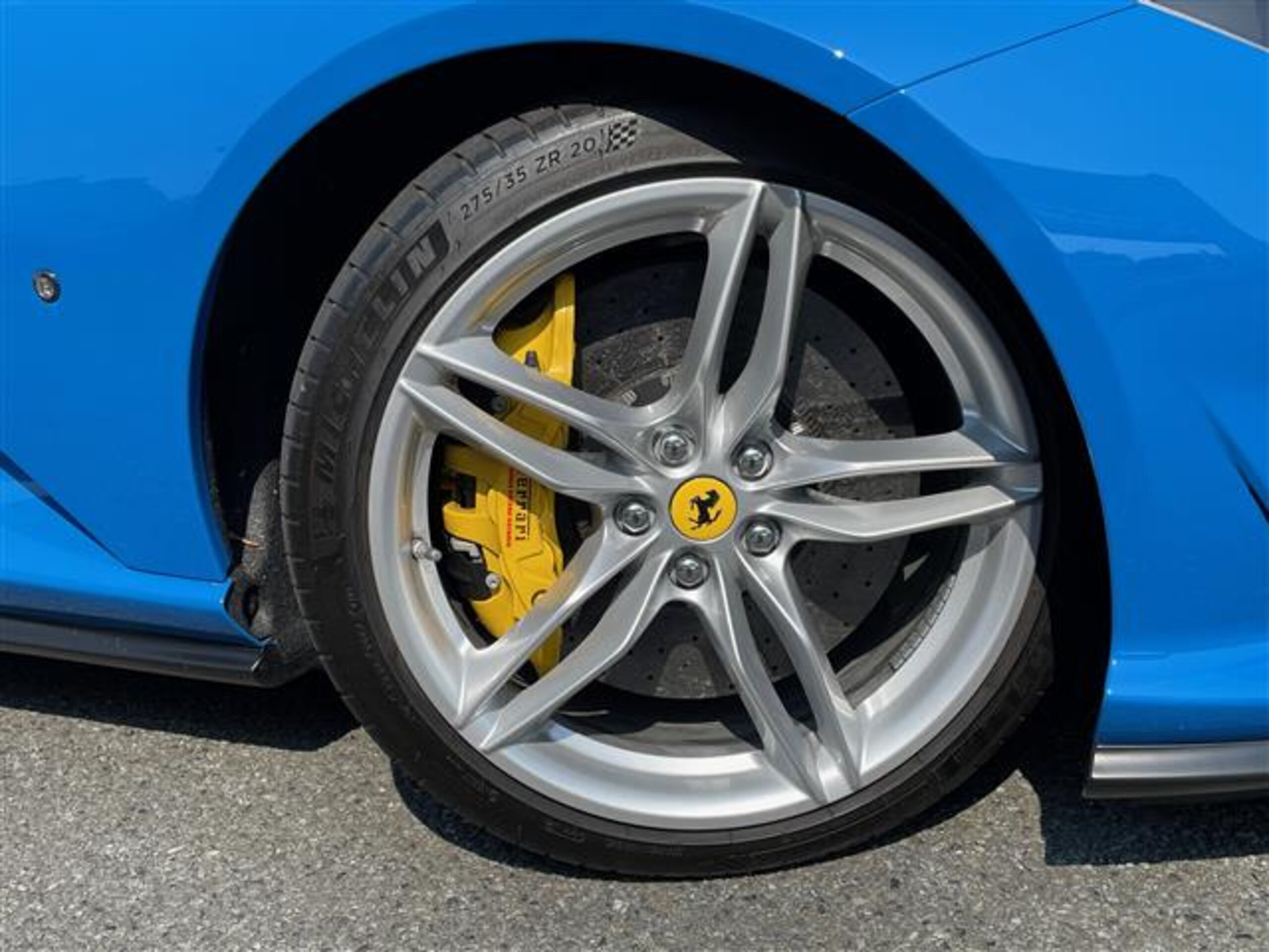 2022 Ferrari 812GTS — Photo 14 / 17