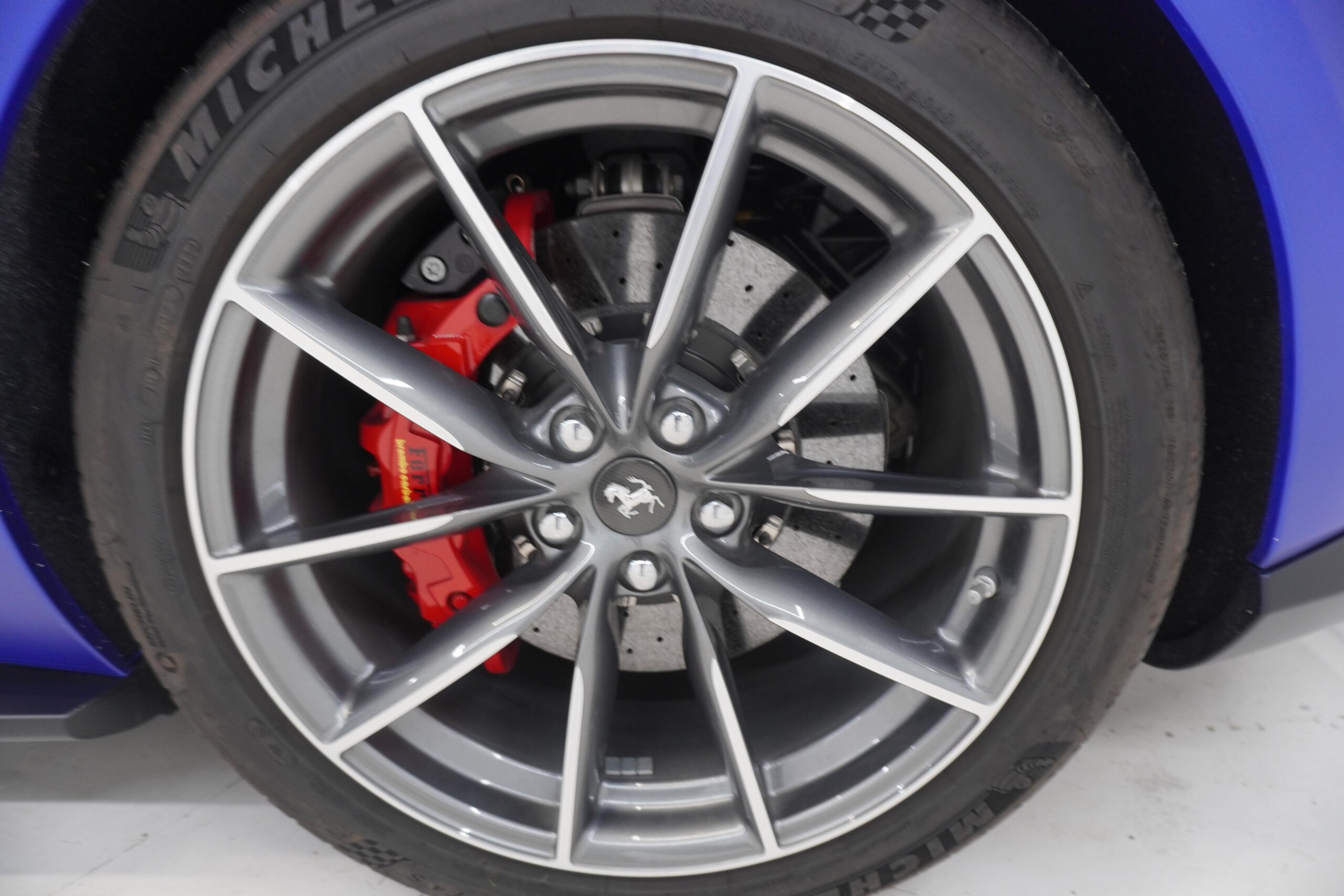 2021 Ferrari 812GTS — Photo 19 / 22
