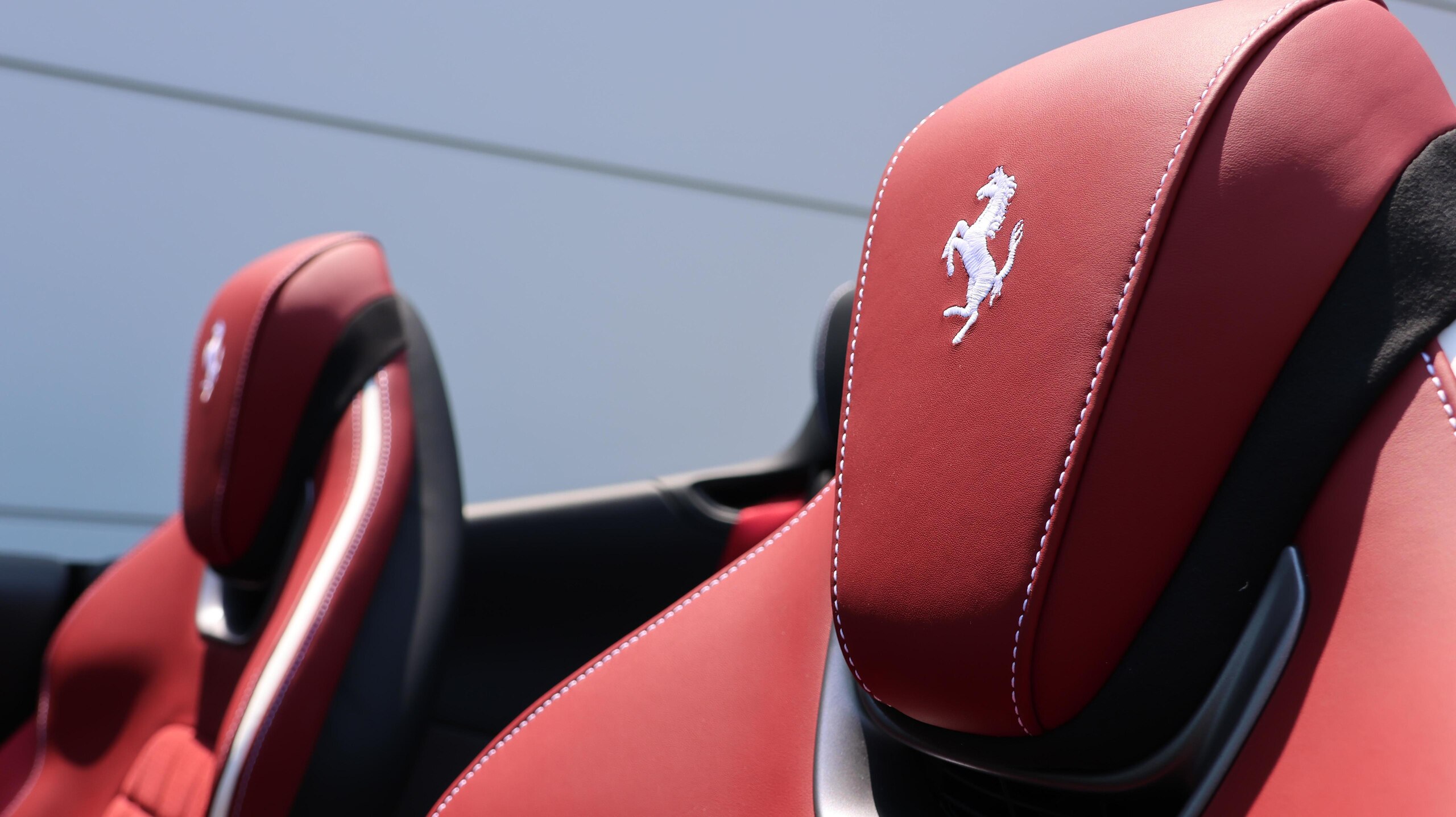 2025 Ferrari Roma — Photo 17 / 41