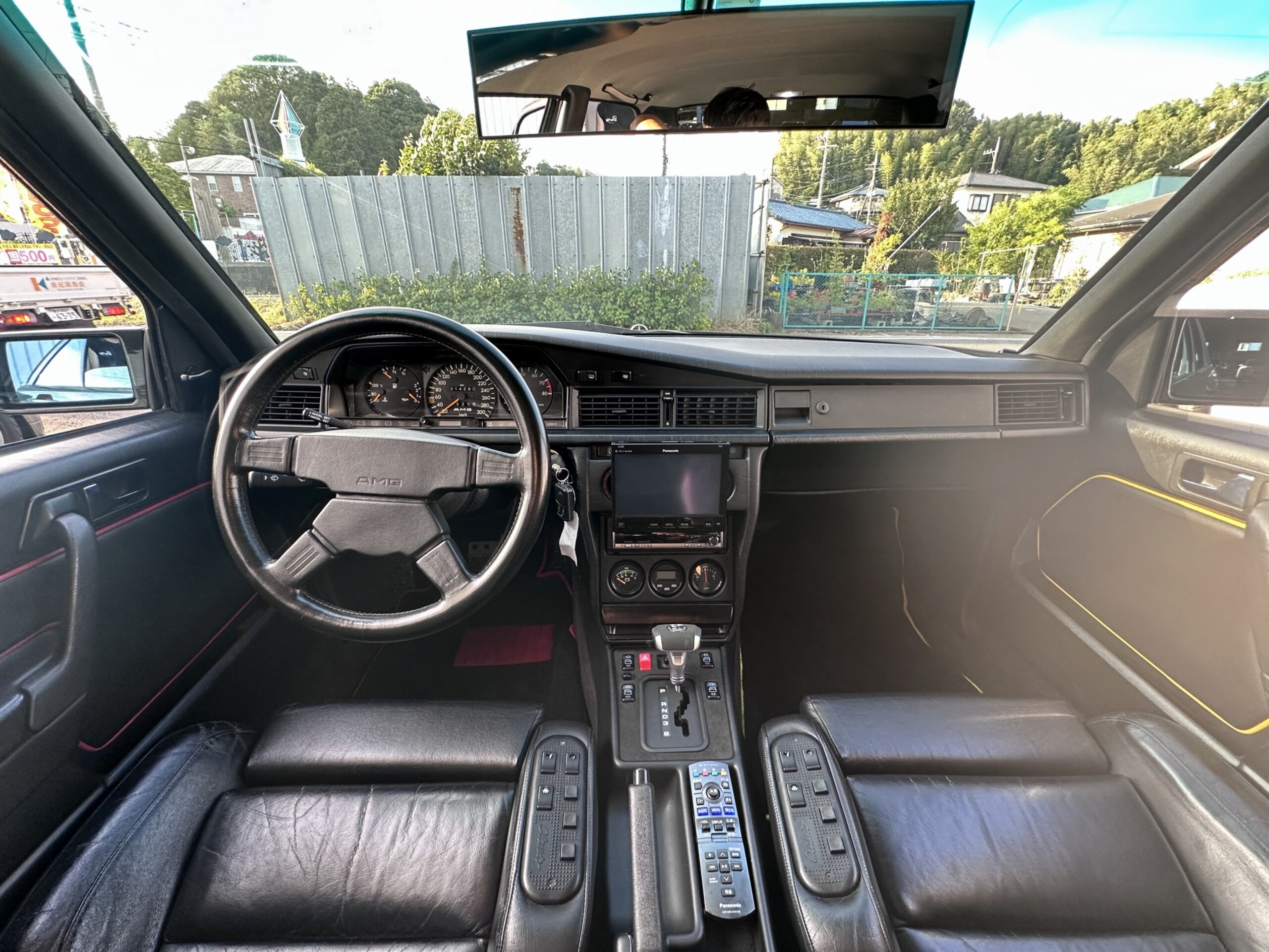 1991 Mercedes Benz 190E — Photo 18 / 36