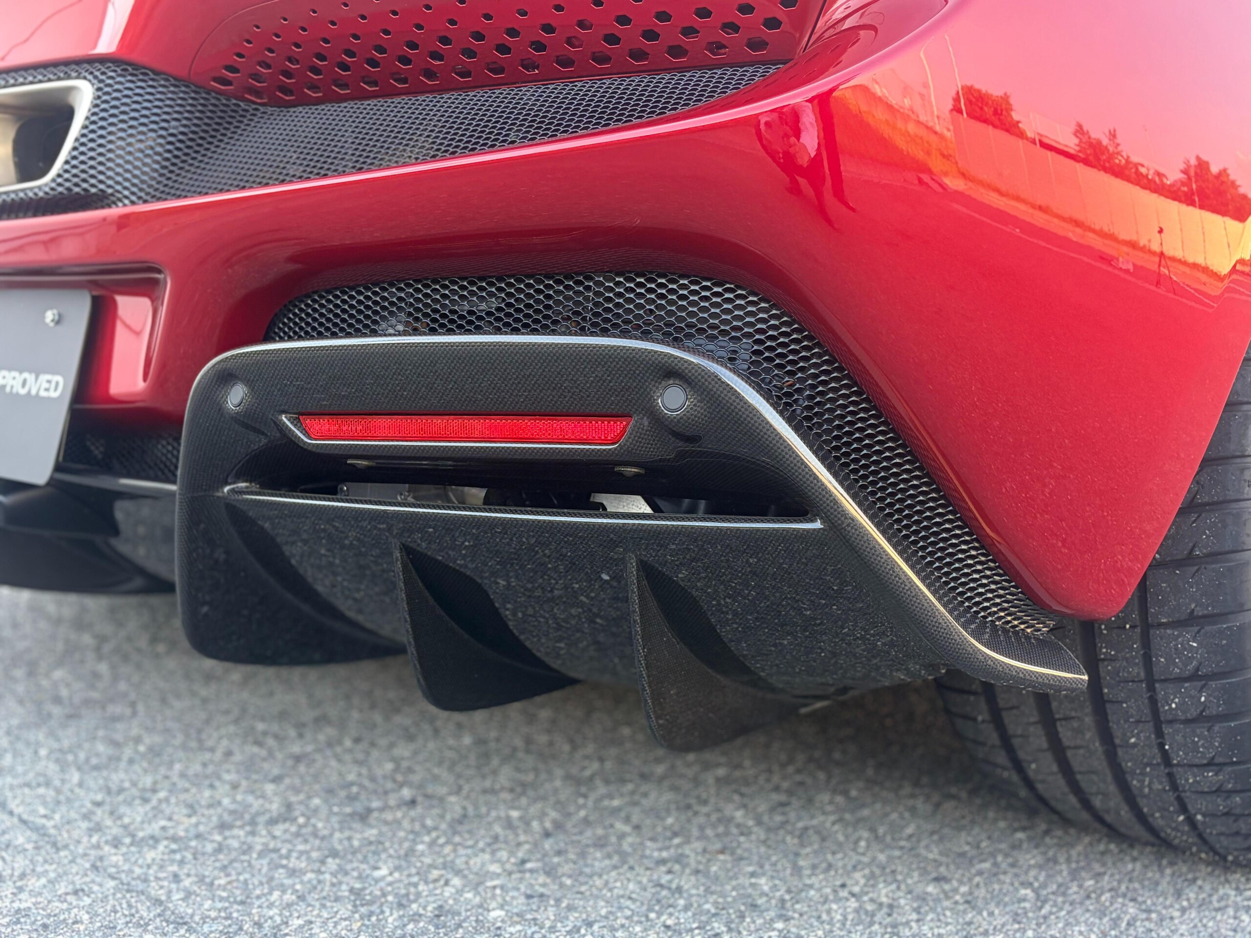 2025 Ferrari 296GTB — Photo 28 / 33