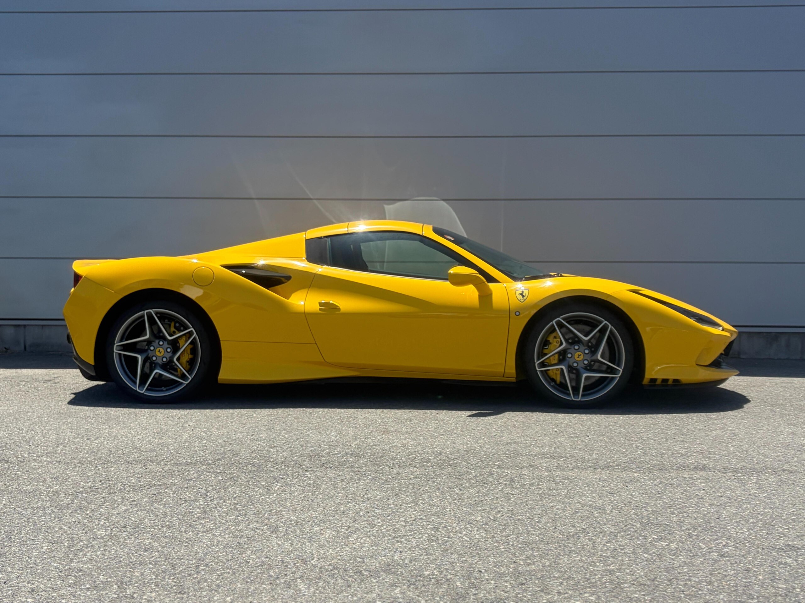 2021 Ferrari F8 Spider — Photo 30 / 37