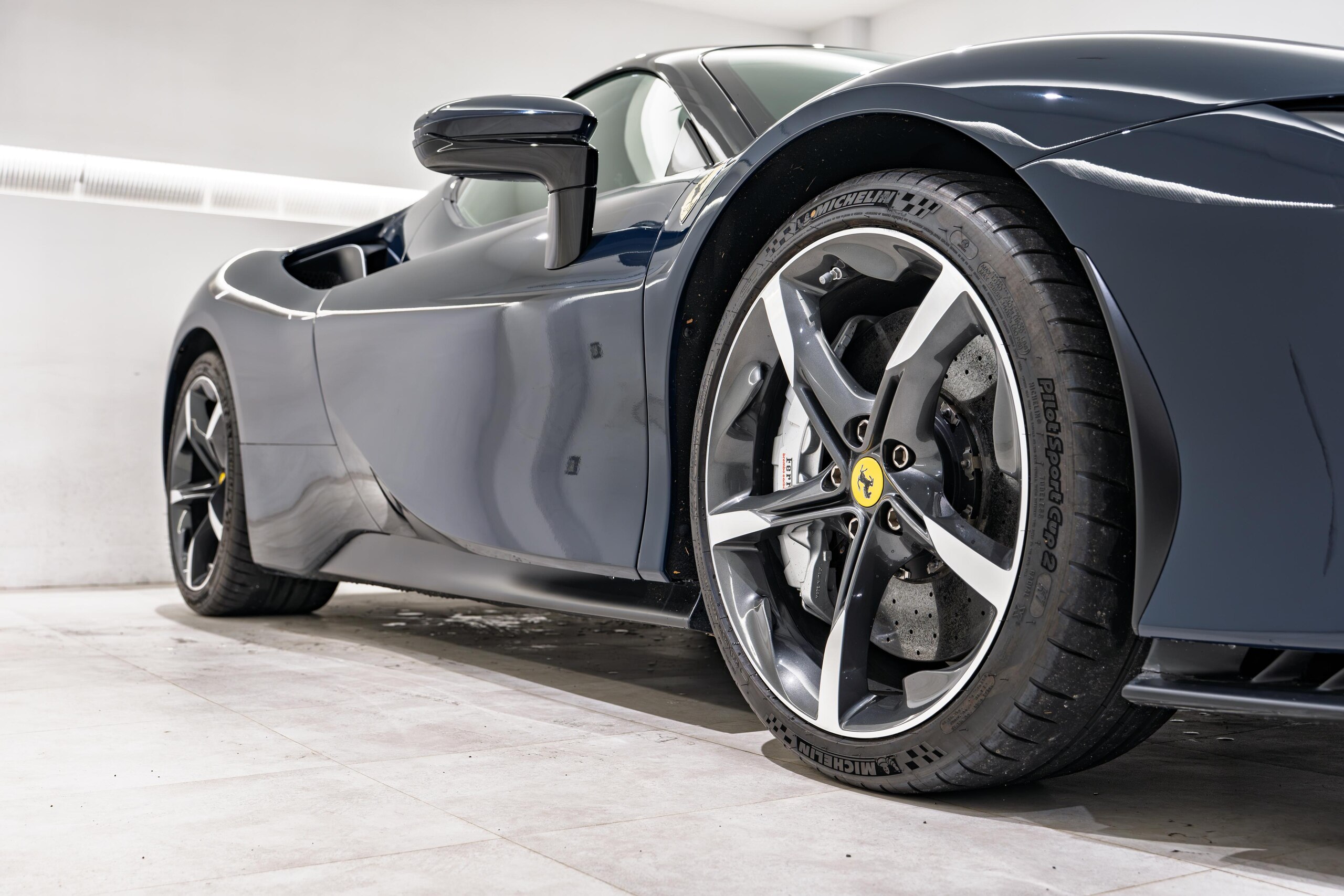 2021 Ferrari SF90 Stradale — Photo 28 / 38