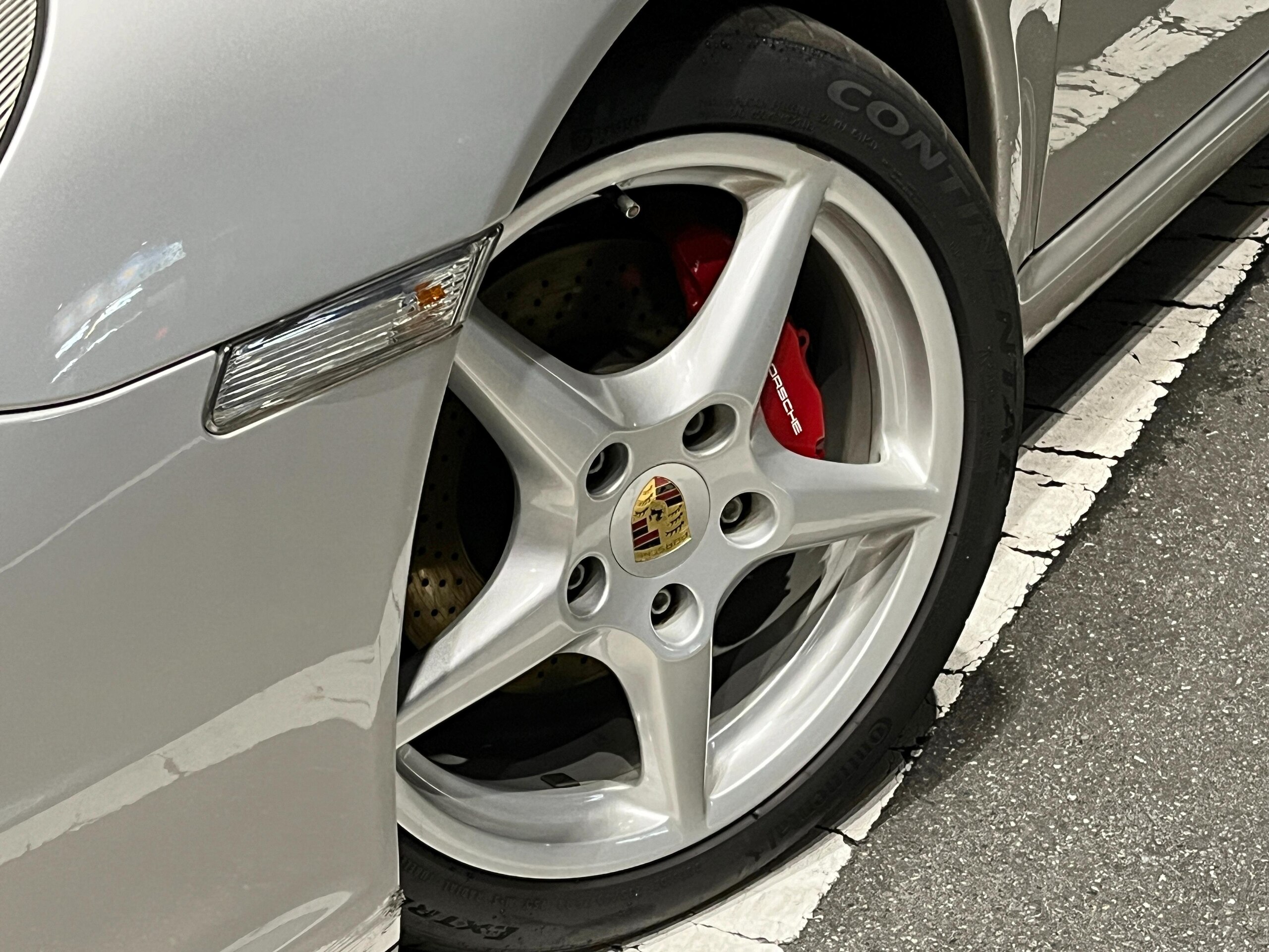 2004 Porsche 911 Carrera — Photo 13 / 14
