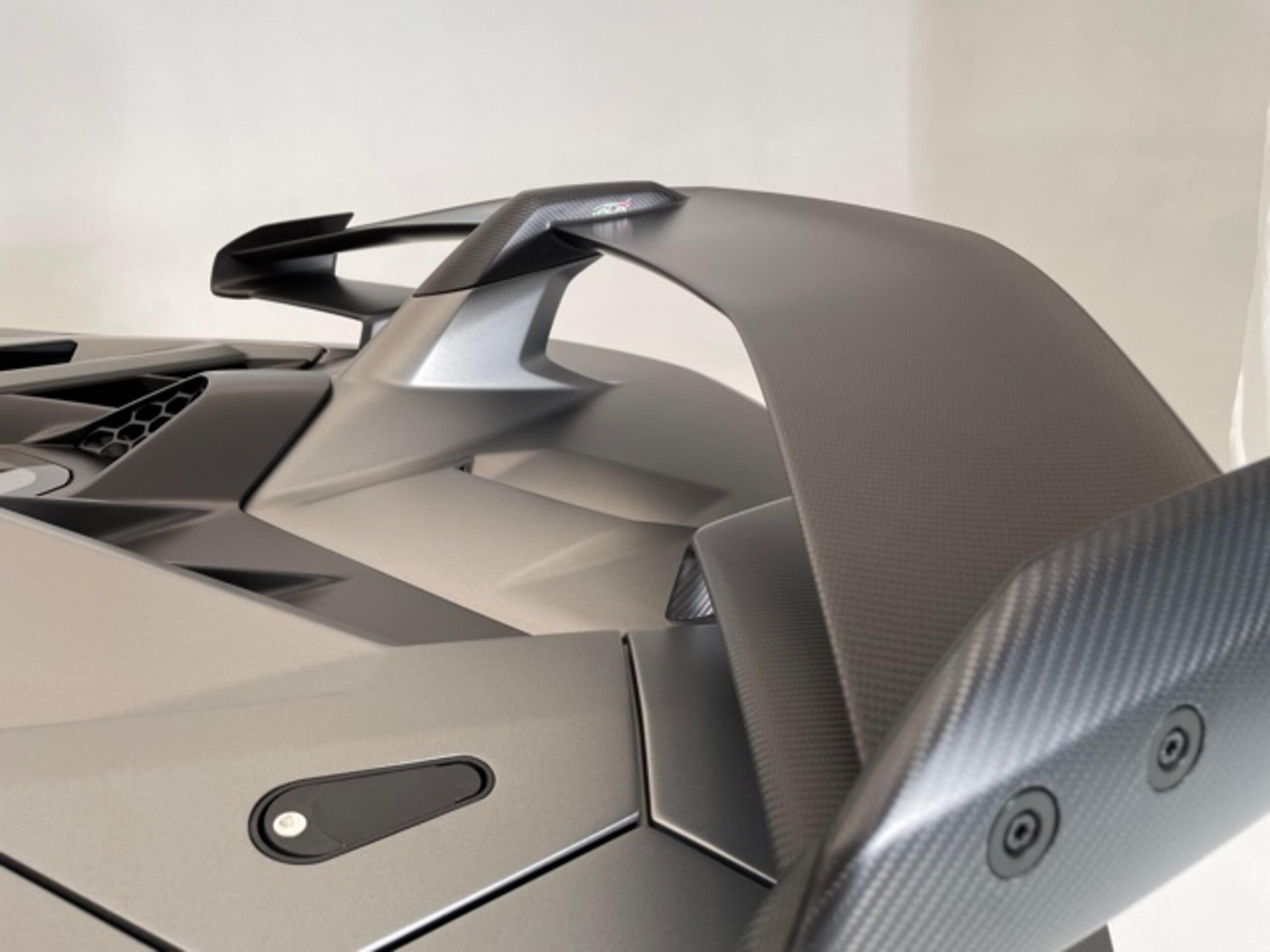 2019 Lamborghini Aventador SVJ — Photo 7 / 15