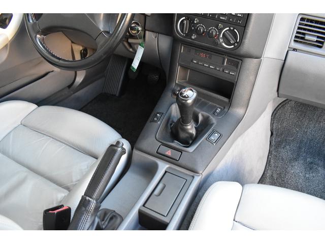1995 BMW 318is — Photo 16 / 29