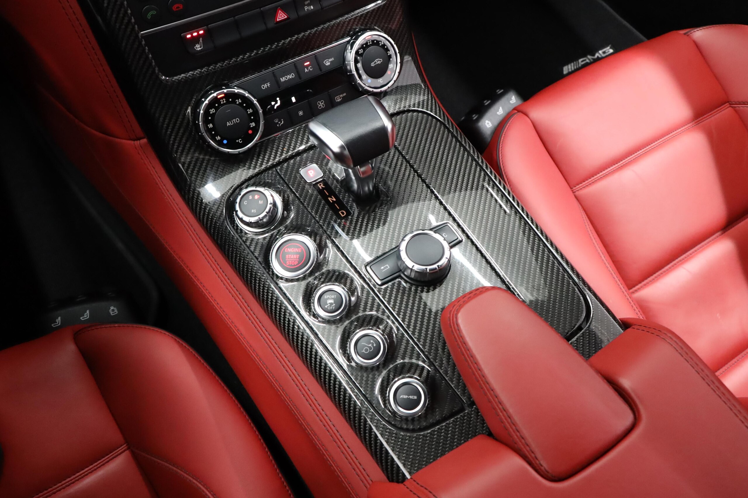 2010 Mercedes Benz SLS AMG — Photo 16 / 21