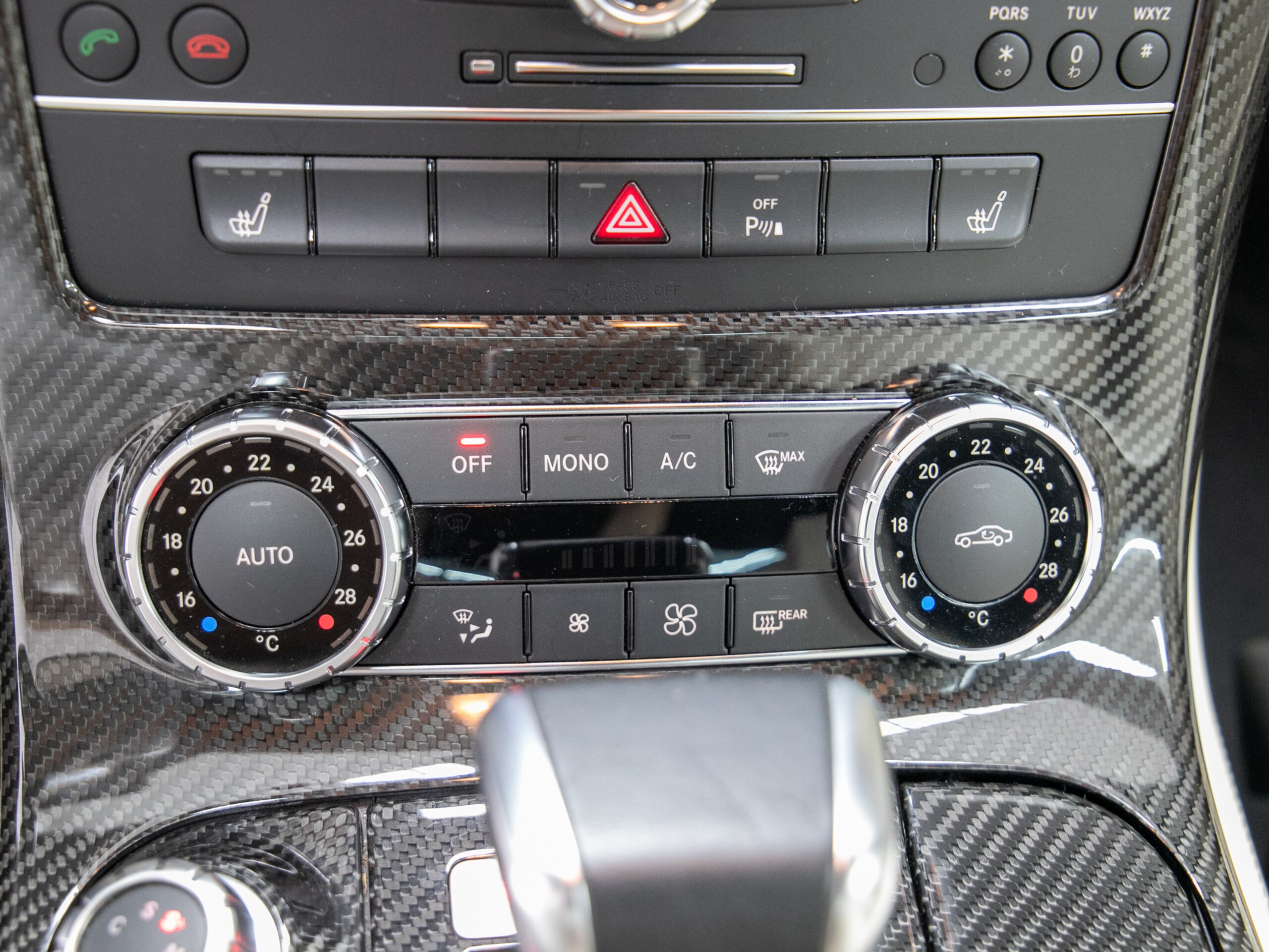 2010 Mercedes Benz SLS AMG — Photo 12 / 19