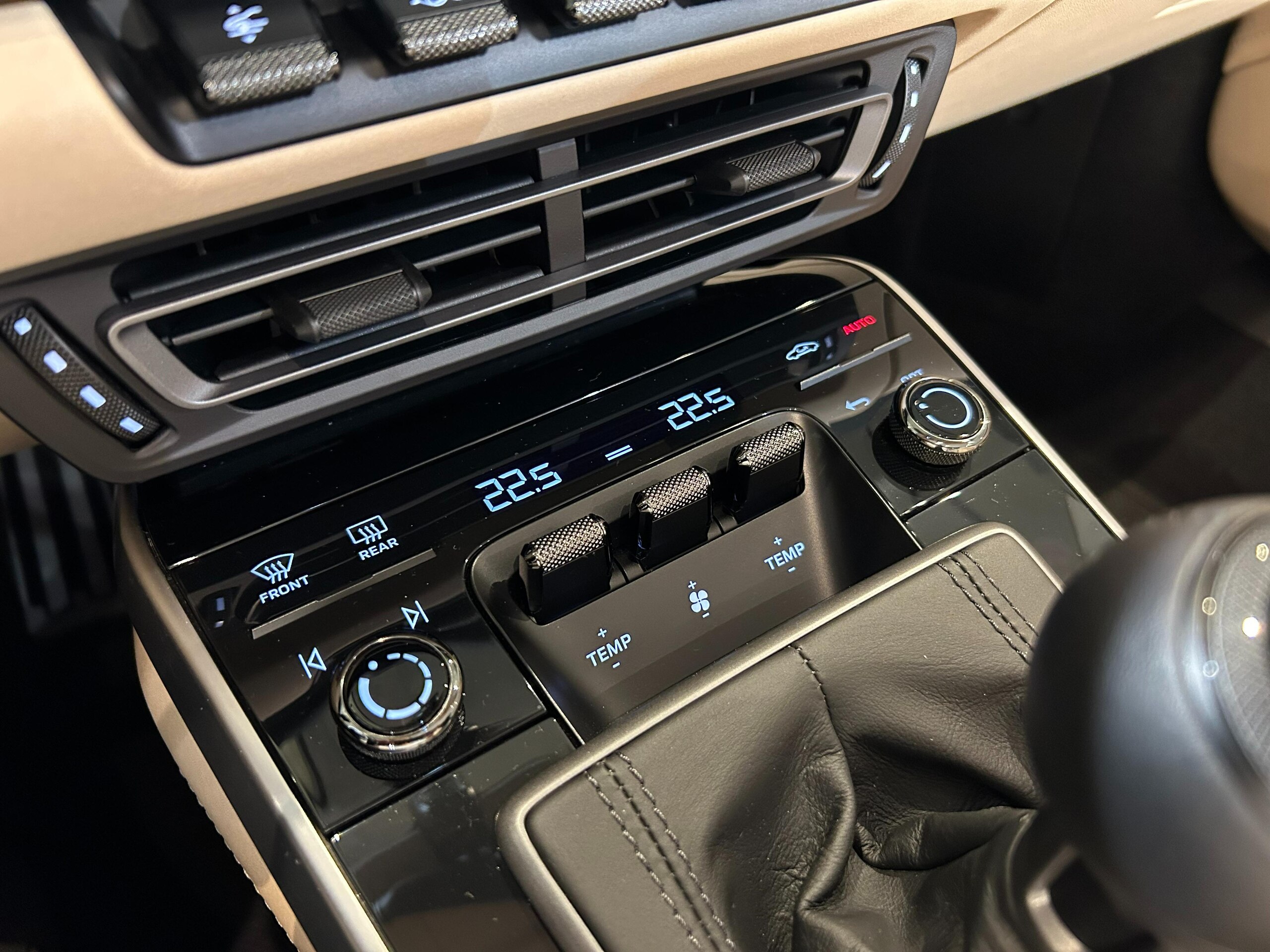 2020 Porsche 911 Targa 4S — Photo 8 / 78