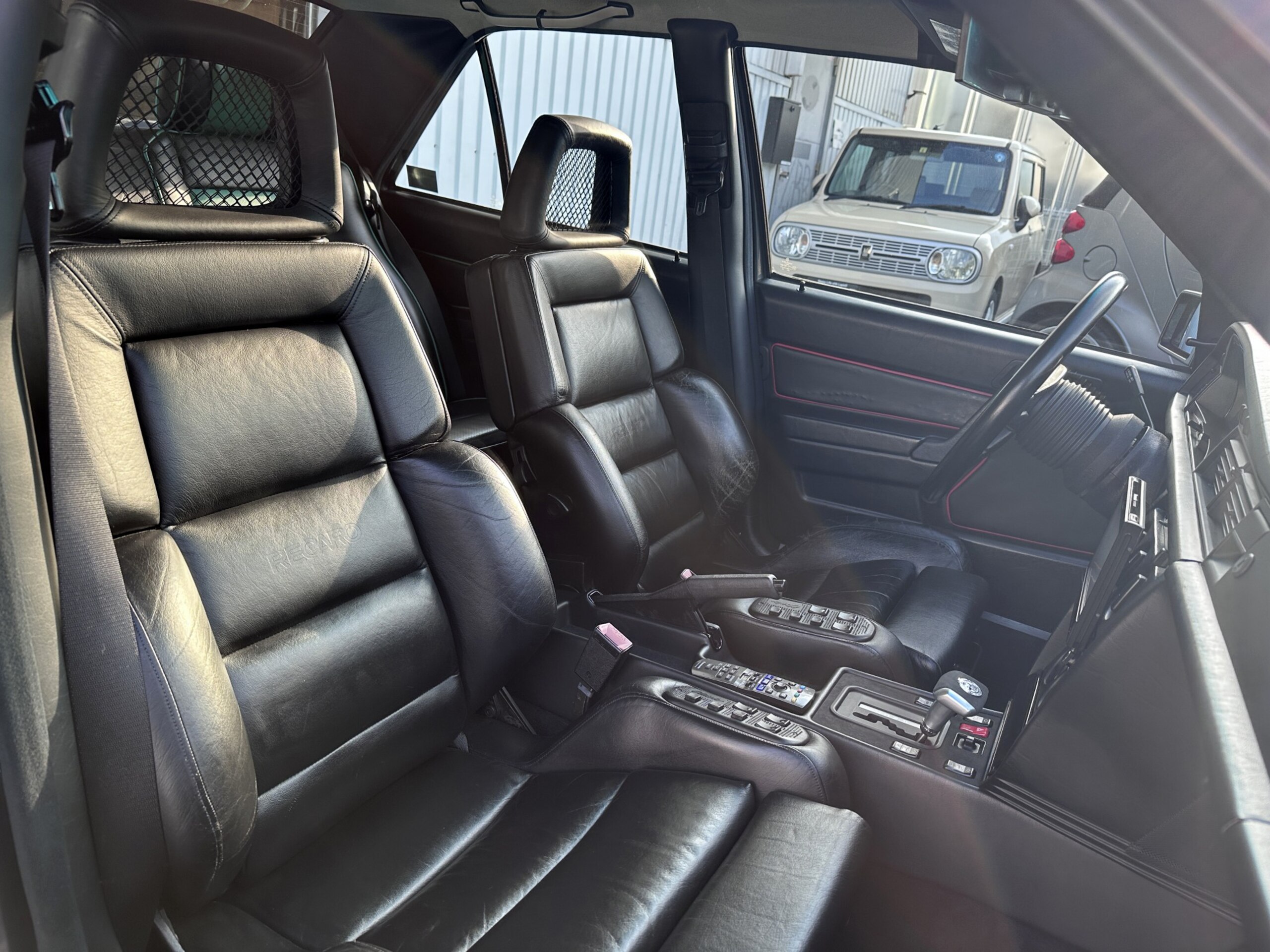 1991 Mercedes Benz 190E — Photo 20 / 36