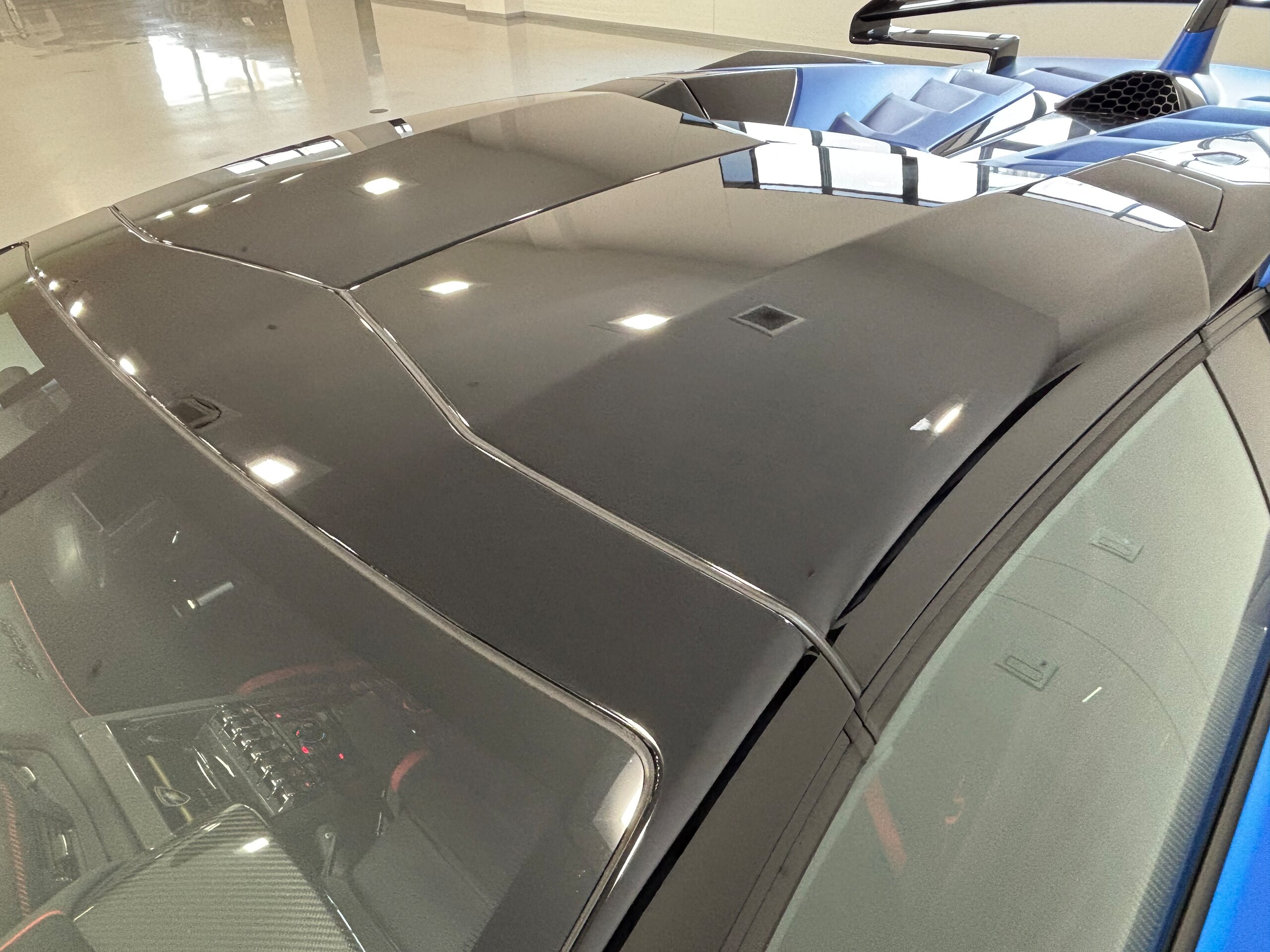 2020 Lamborghini Aventador SVJ Roadster — Photo 22 / 40