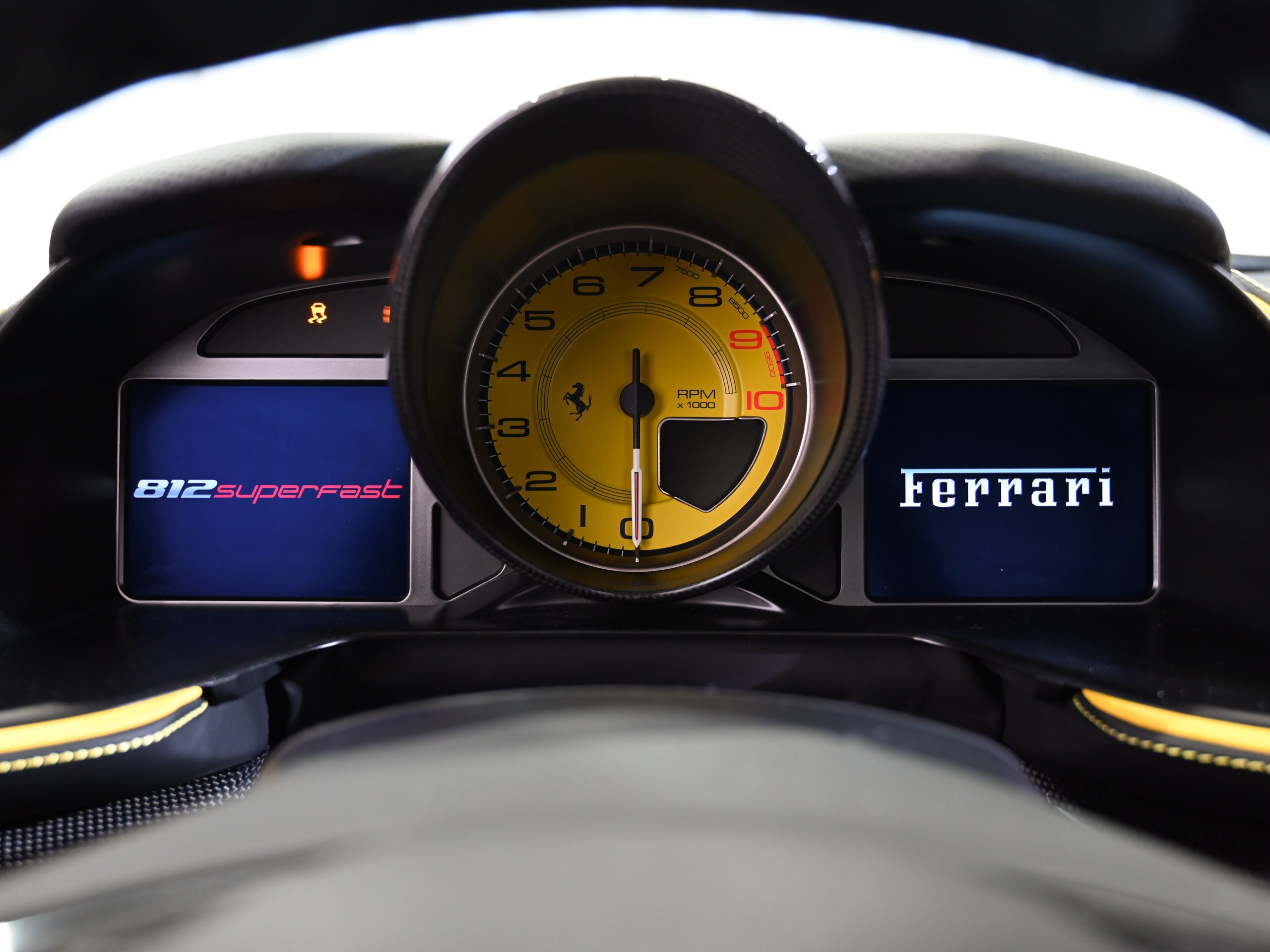 2019 Ferrari 812 Superfast — Photo 12 / 24