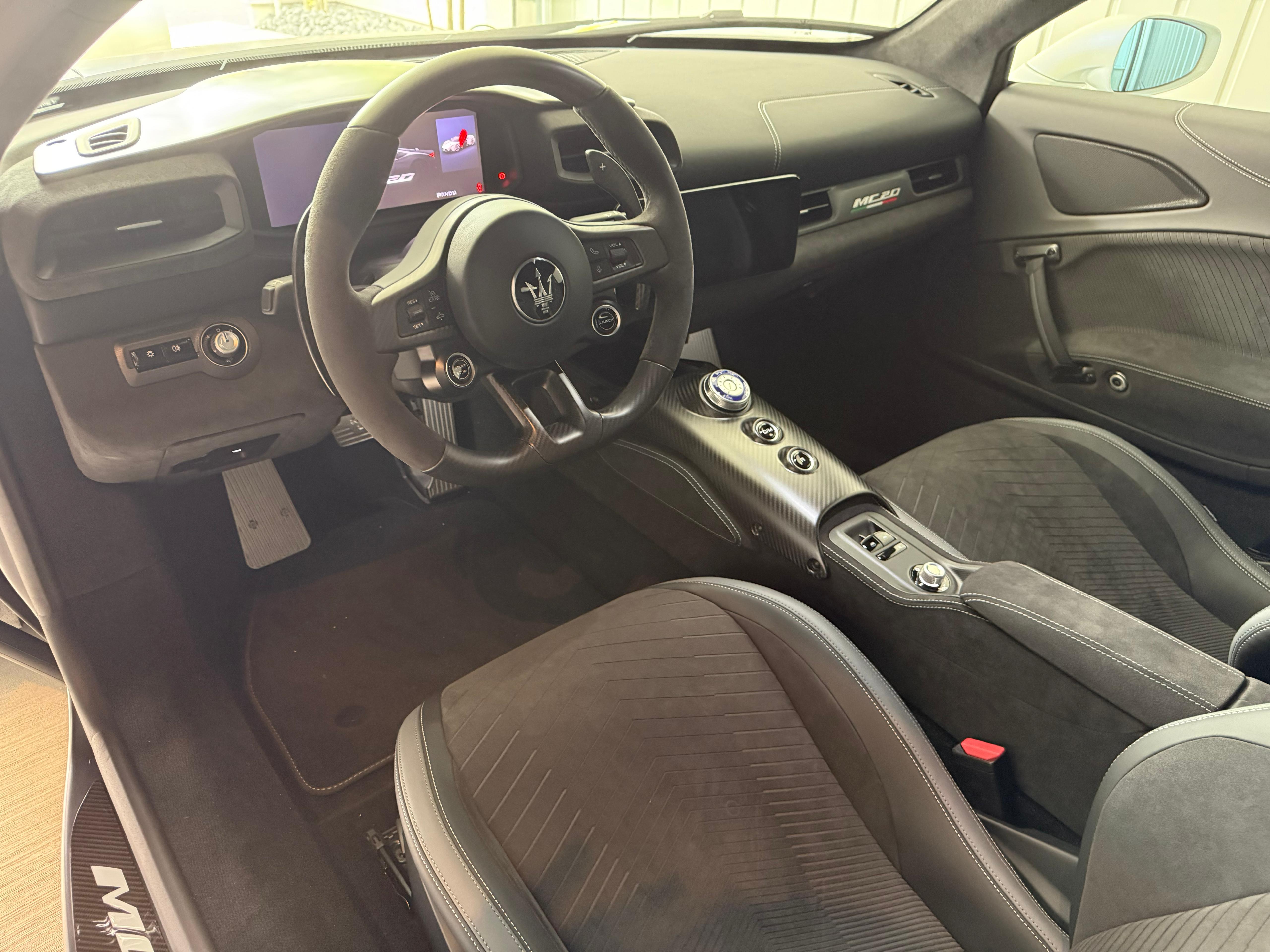 2022 Maserati MC20 — Photo 13 / 18