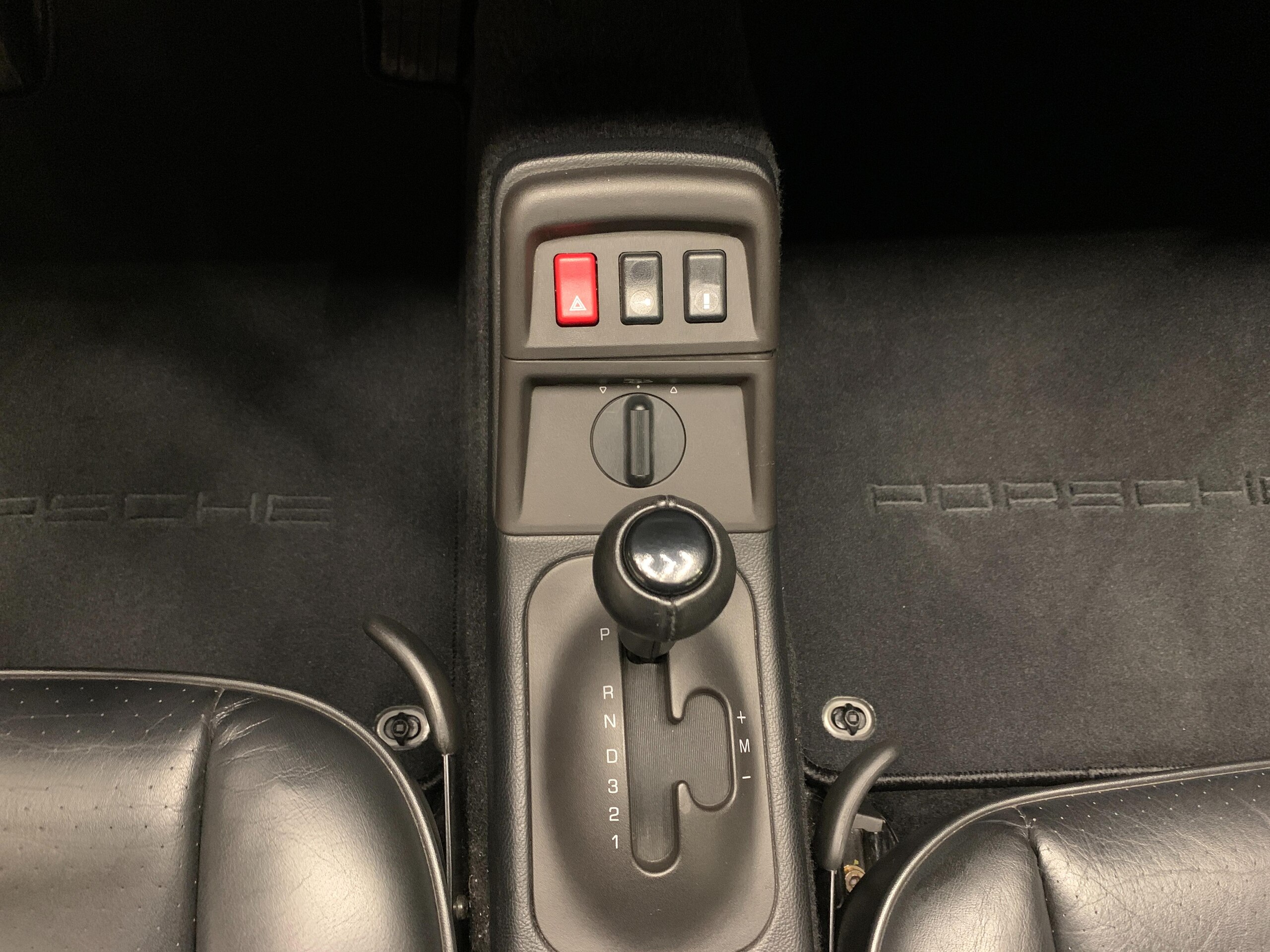 1991 Porsche 911 Carrera 2 — Photo 13 / 19