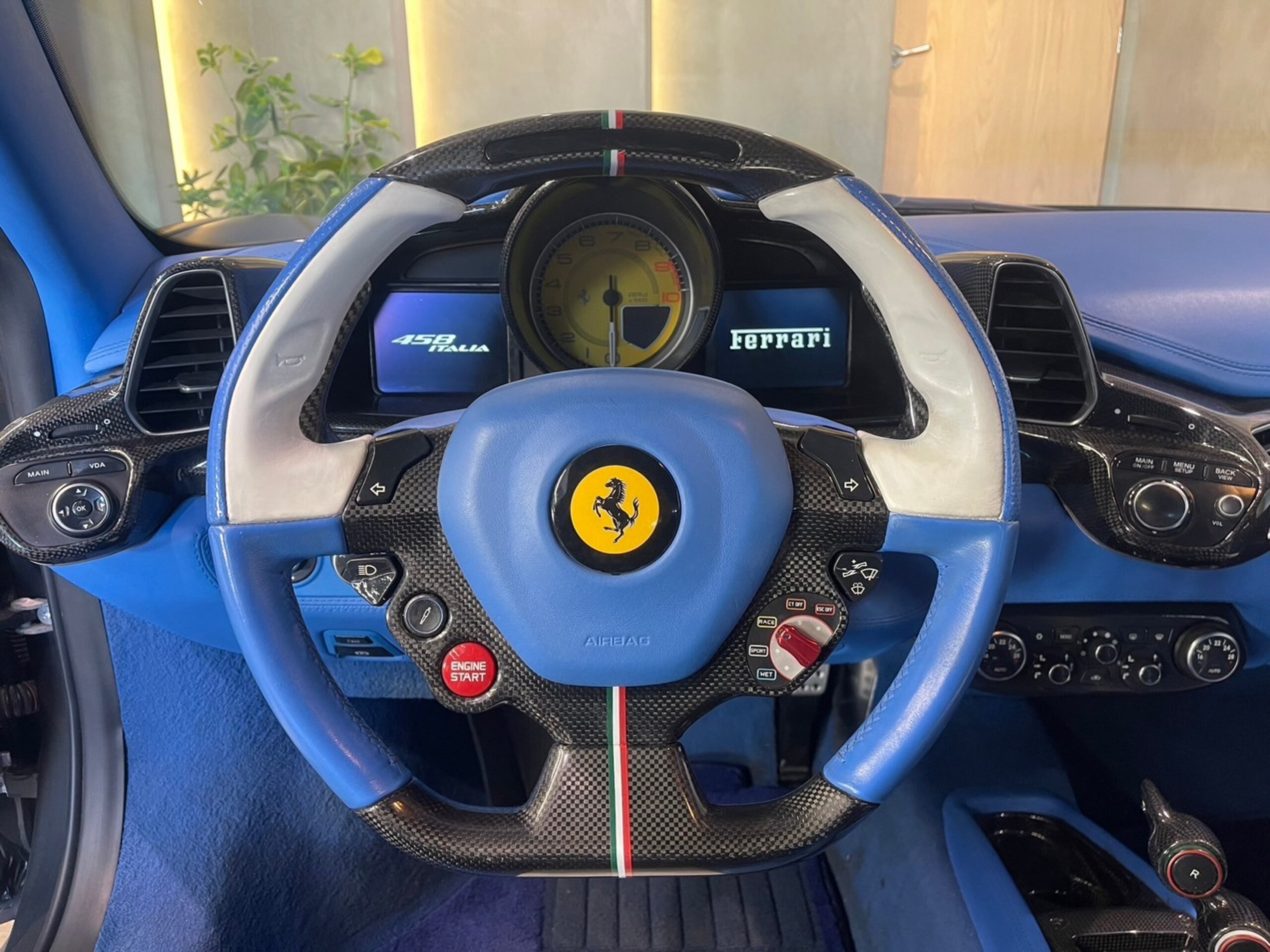2010 Ferrari 458 Italia F1 DCT — Photo 13 / 21