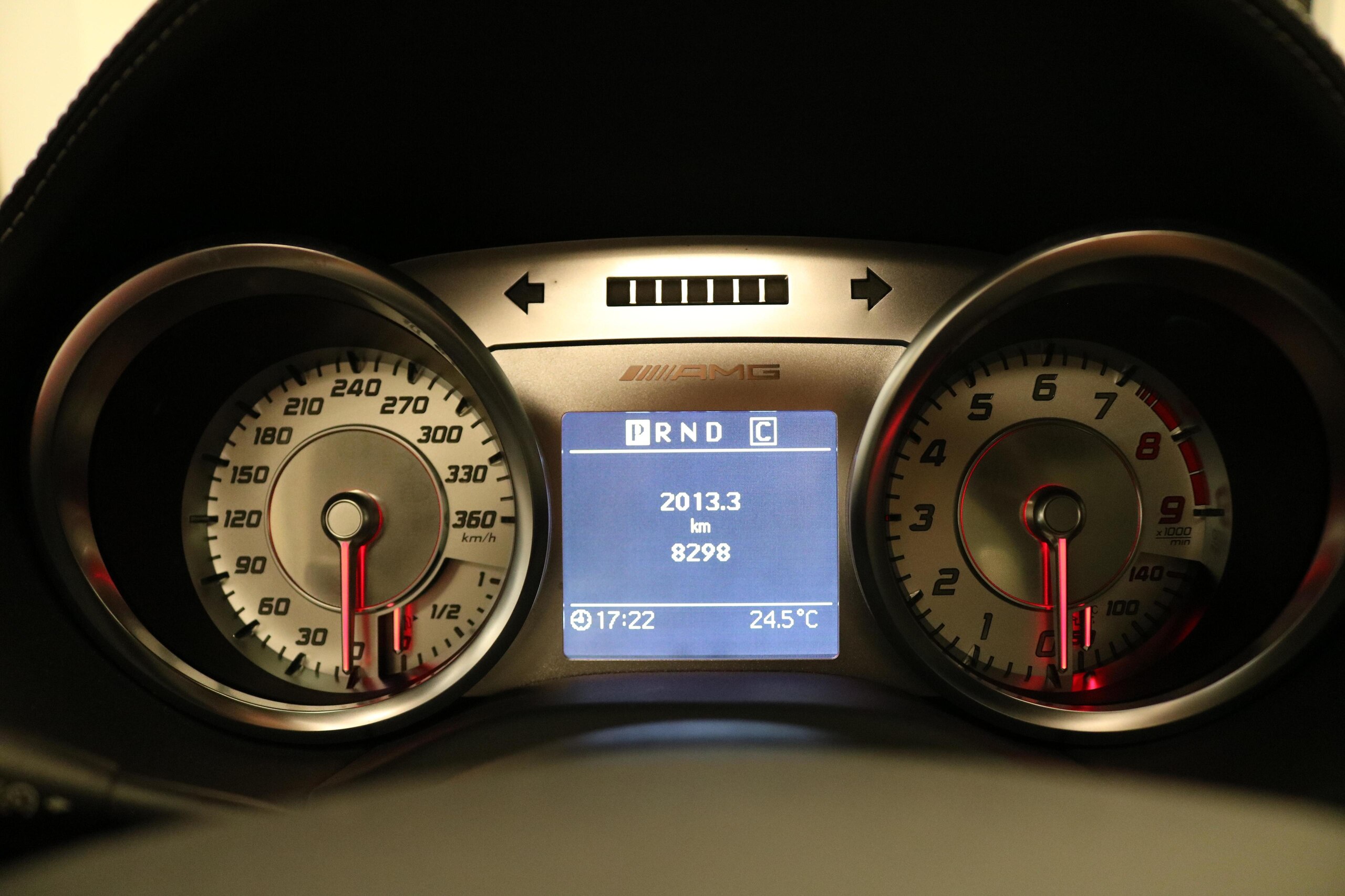 2010 Mercedes Benz SLS AMG — Photo 6 / 14
