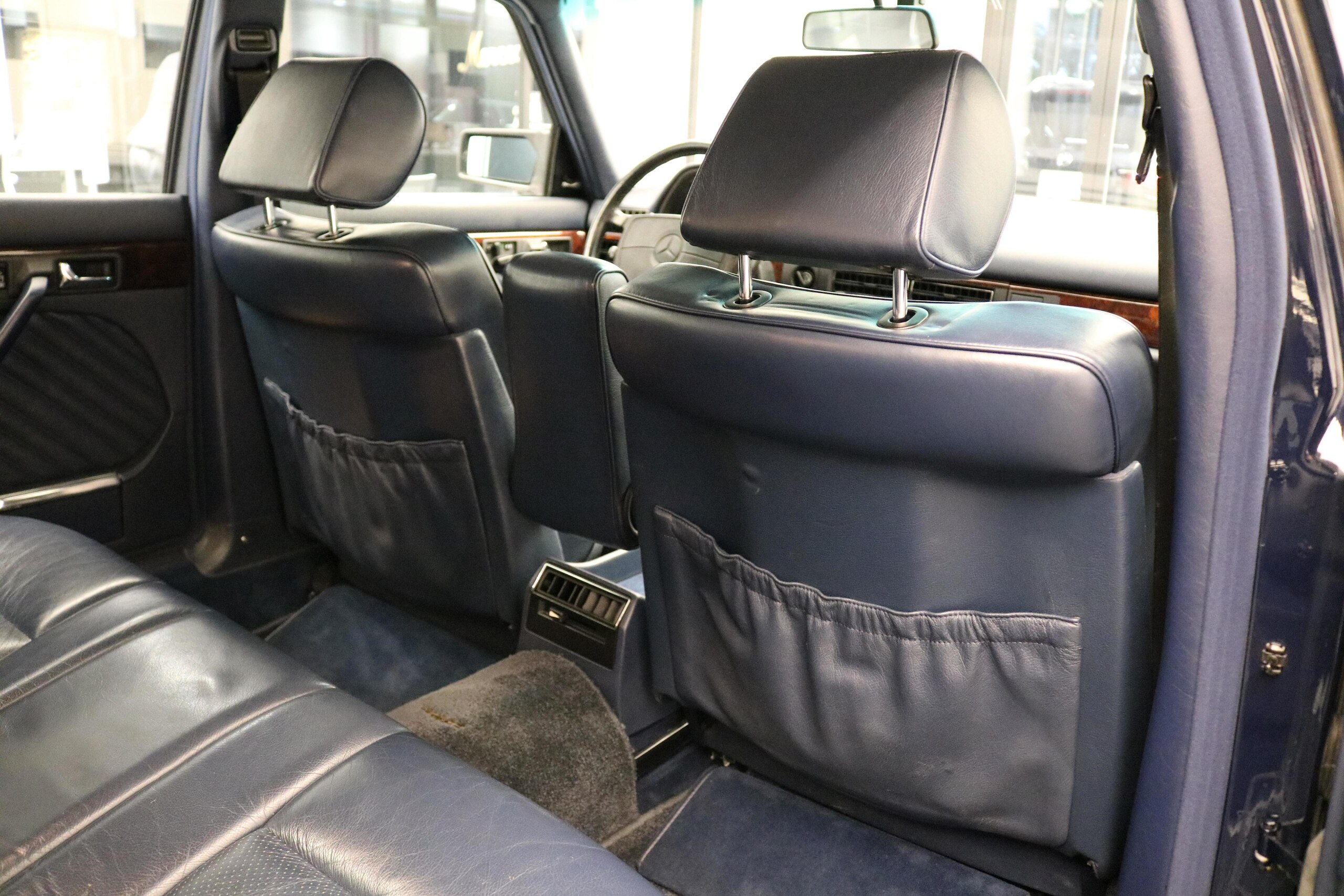 1990 Mercedes Benz 560SEL — Photo 12 / 15
