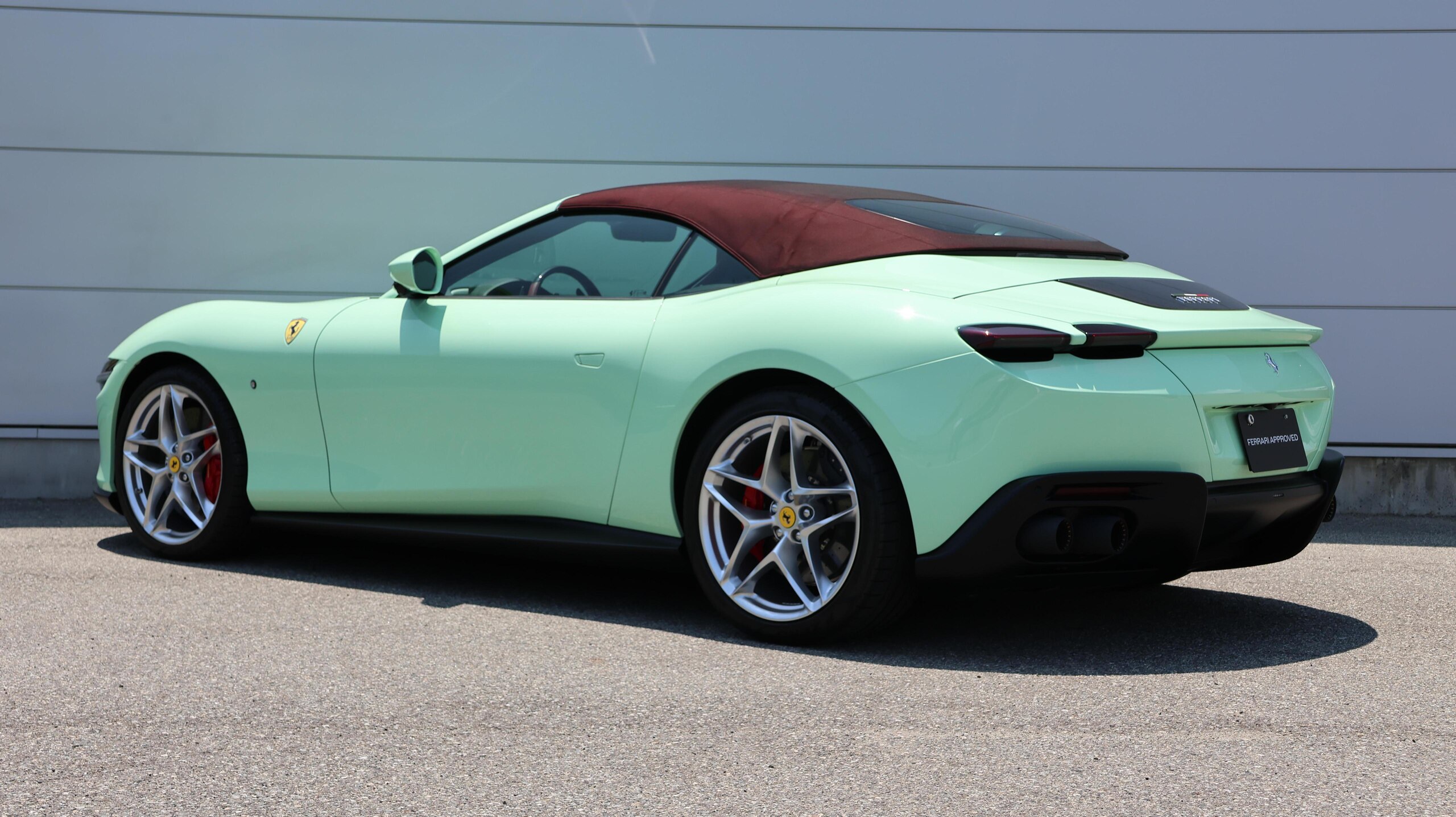 2025 Ferrari Roma — Photo 33 / 41