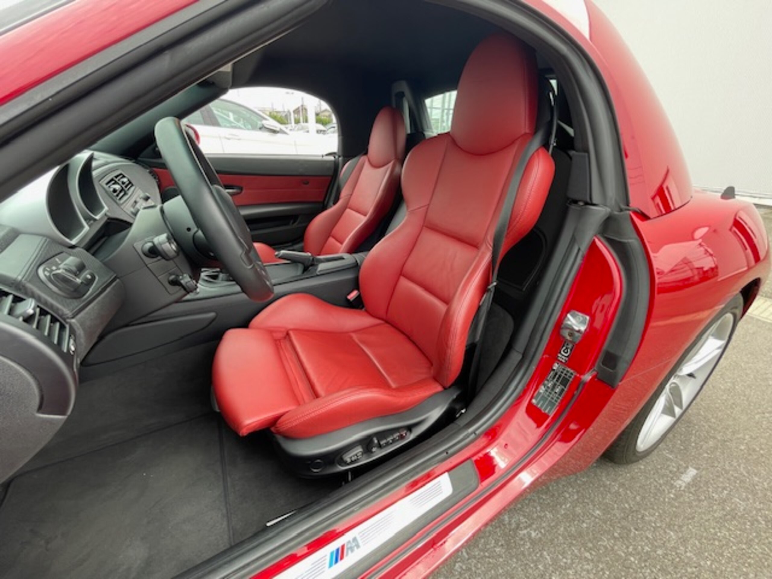 2007 BMW Z4 M Roadster — Photo 8 / 16
