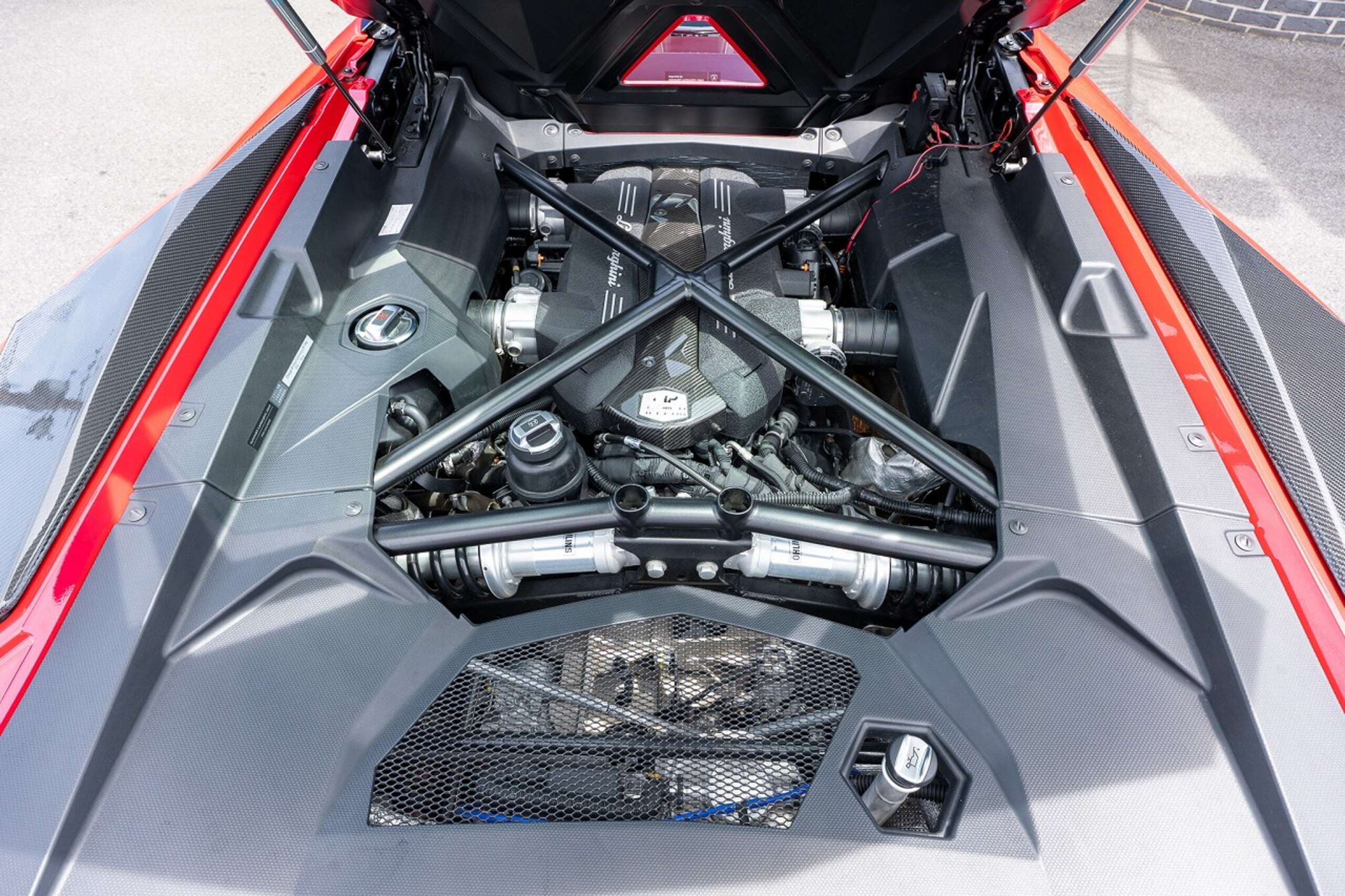 2015 Lamborghini Aventador Roadster — Photo 16 / 16