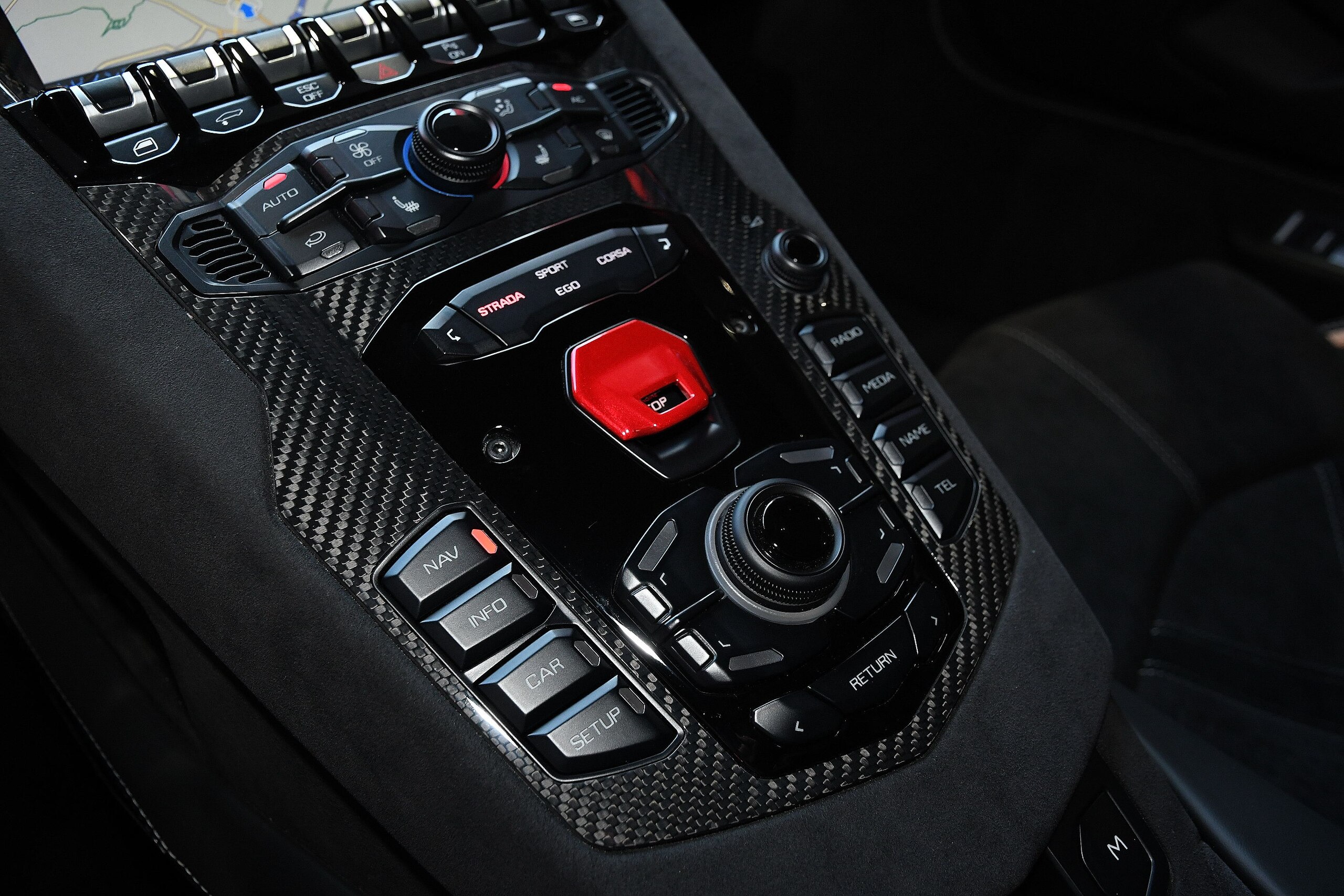 2022 Lamborghini Aventador Roadster LP780-4 Ultimae — Photo 7 / 55