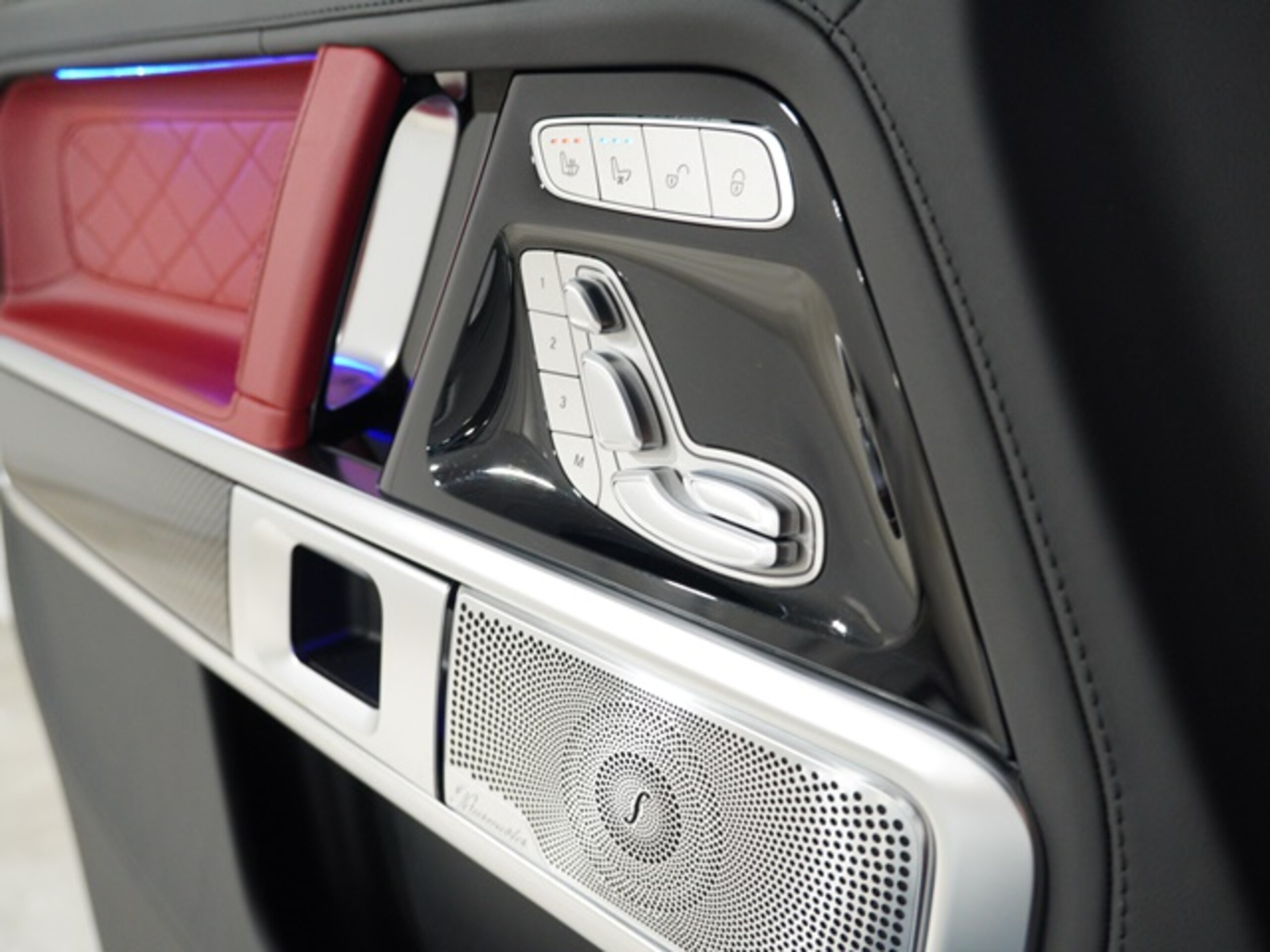 2019 Mercedes Benz G63 AMG — Photo 8 / 24