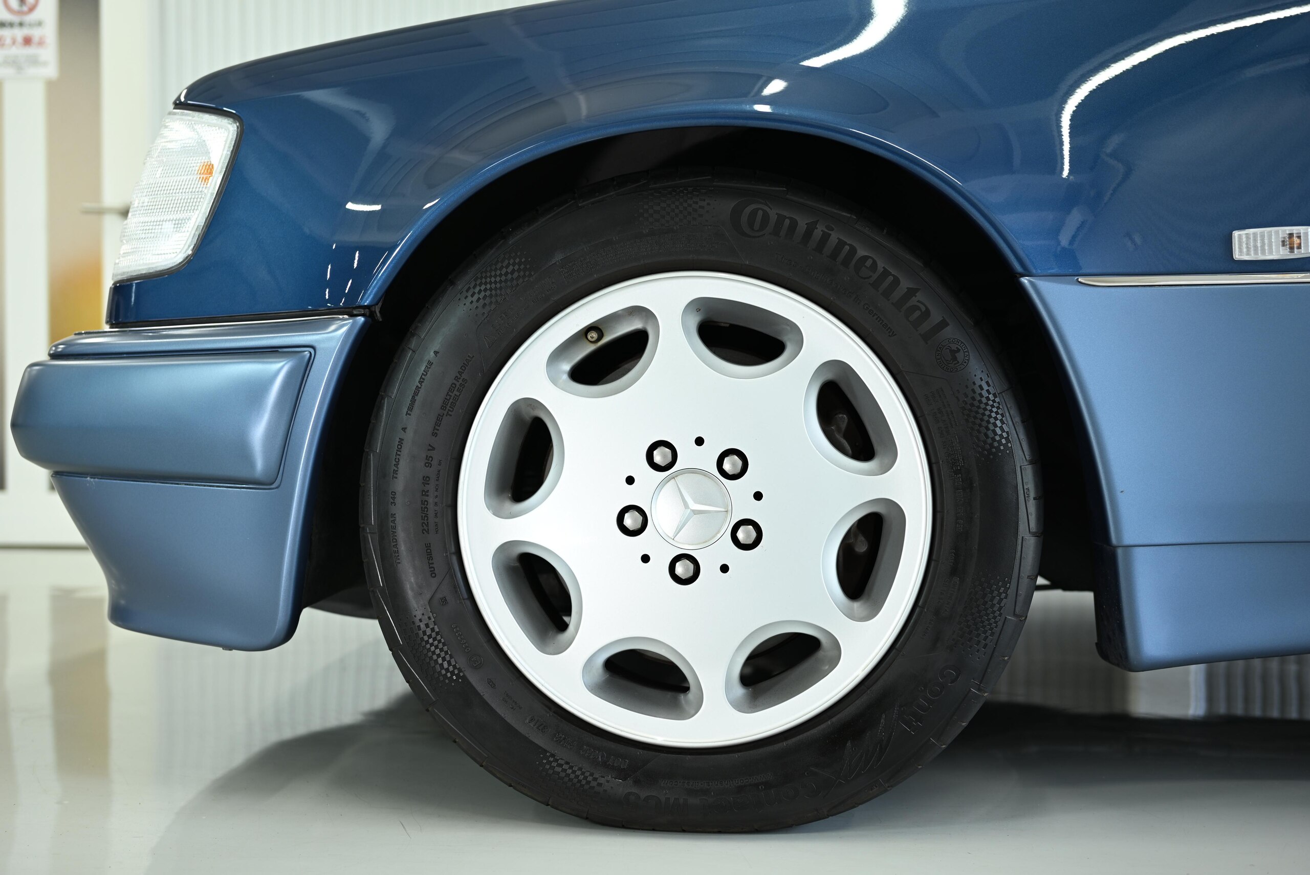 1994 Mercedes Benz E500 — Photo 29 / 74