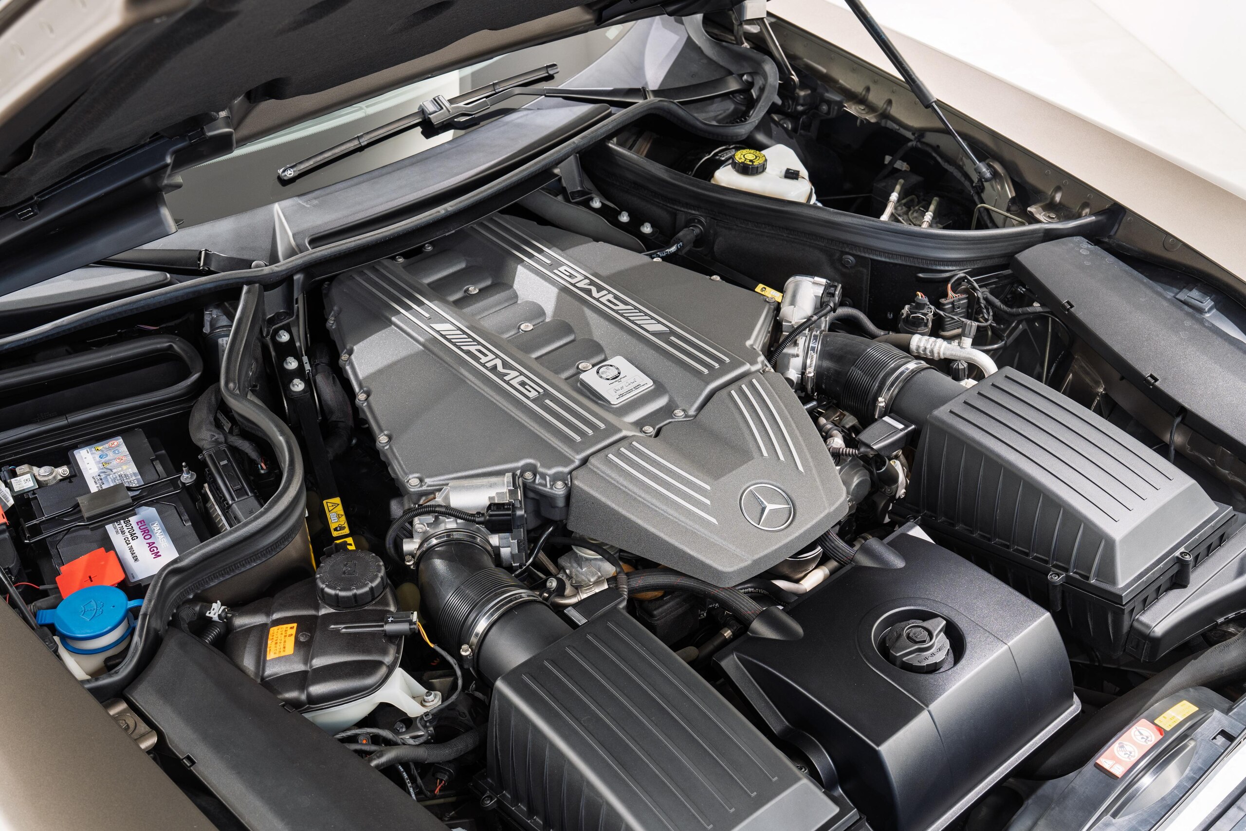 2011 Mercedes Benz SLS AMG Roadster — Photo 16 / 17