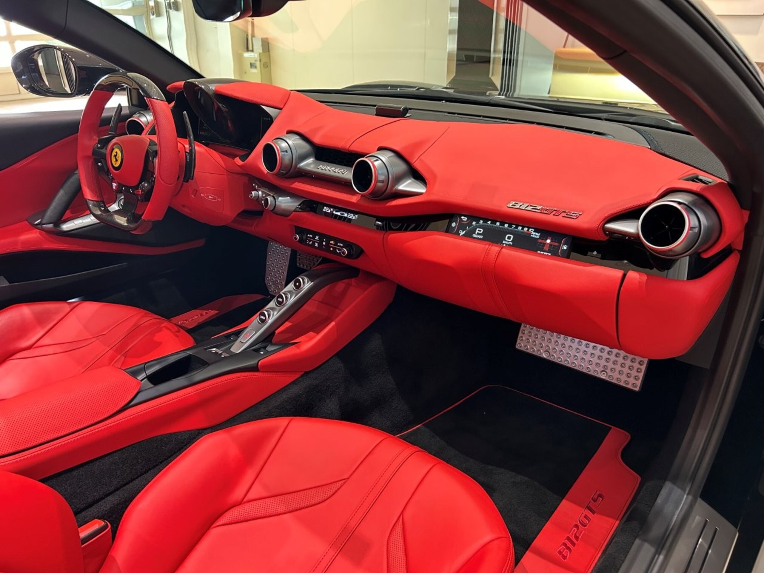 2021 Ferrari 812GTS — Photo 9 / 21
