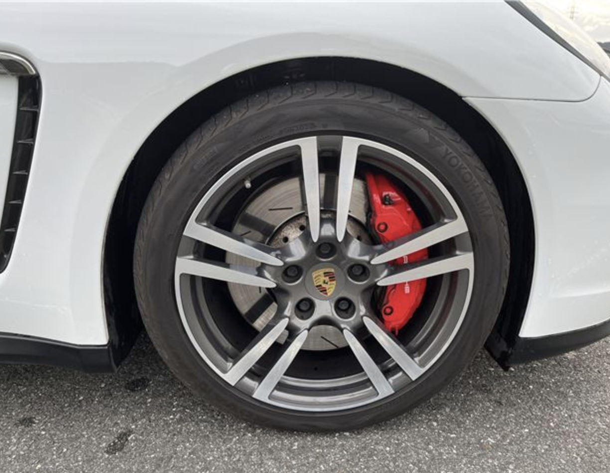 2014 Porsche Panamera GTS — Photo 6 / 15