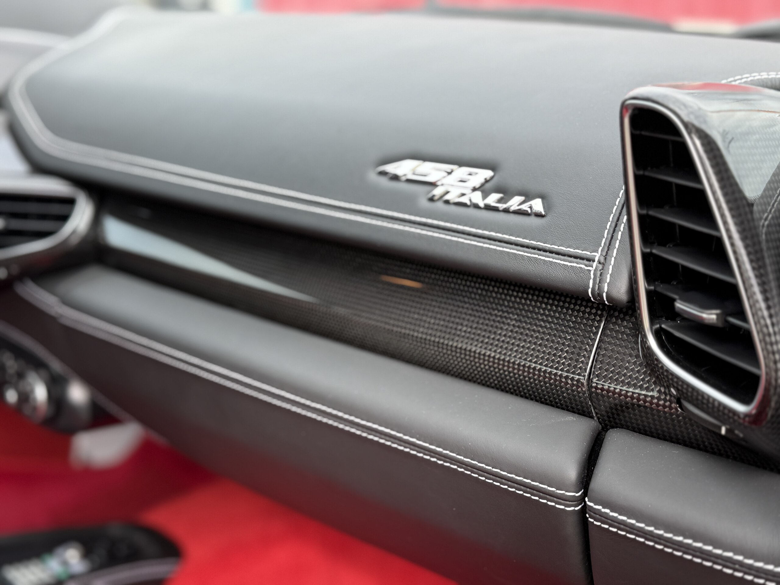 2014 Ferrari 458 Italia F1 DCT — Photo 30 / 52