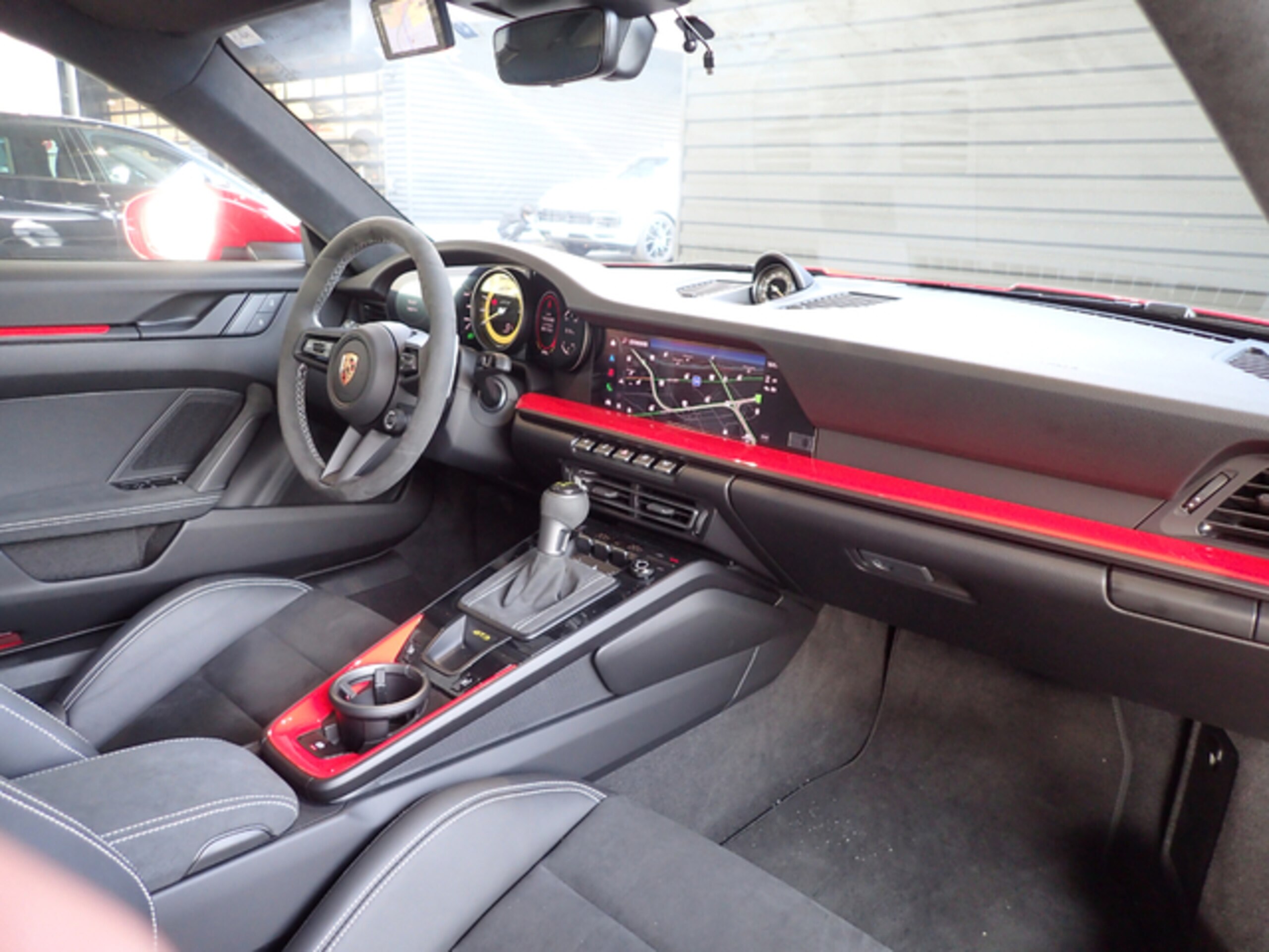2024 Porsche 911 GT3 — Photo 13 / 21