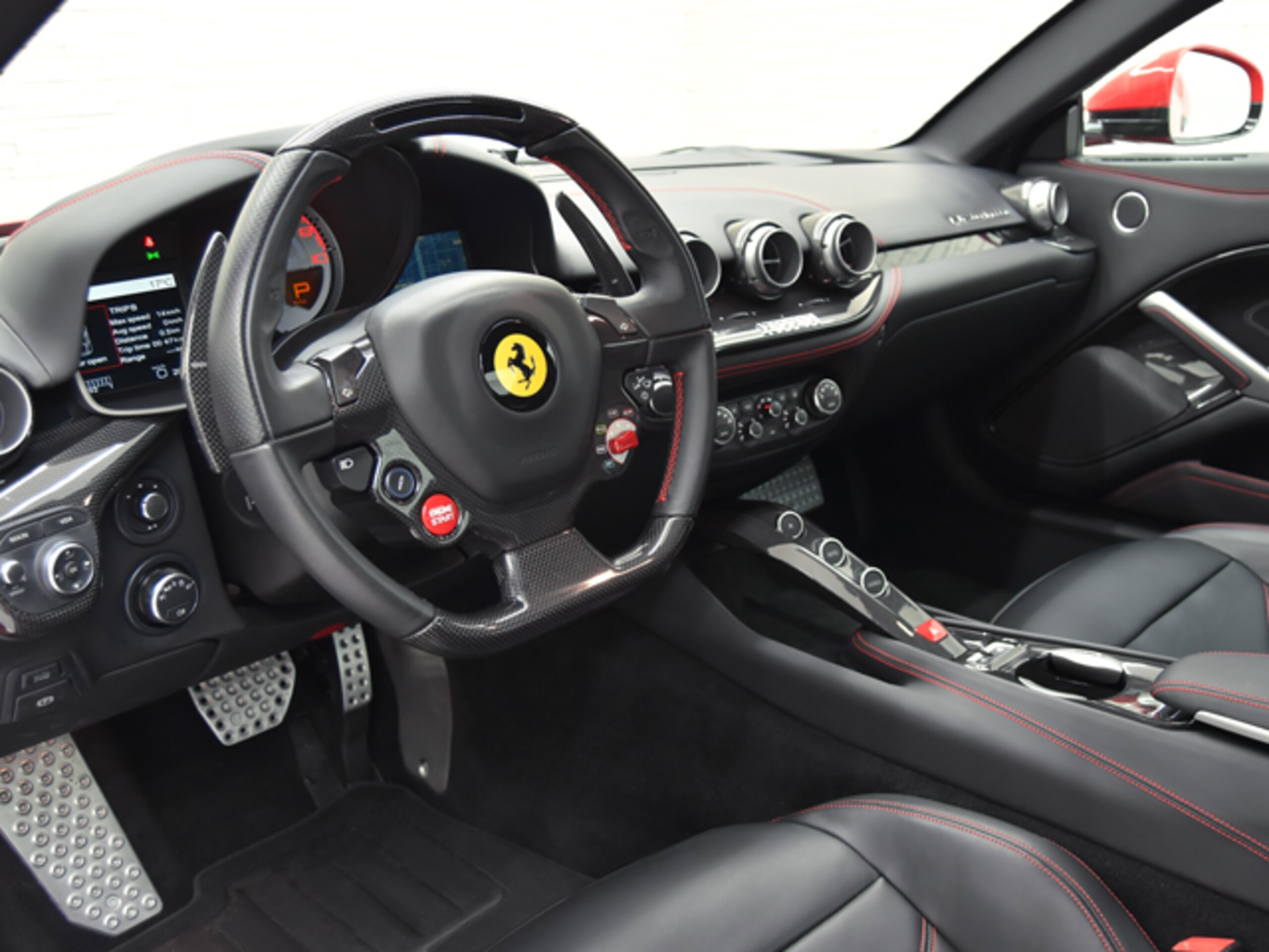 2015 Ferrari F12 Berlinetta — Photo 6 / 17