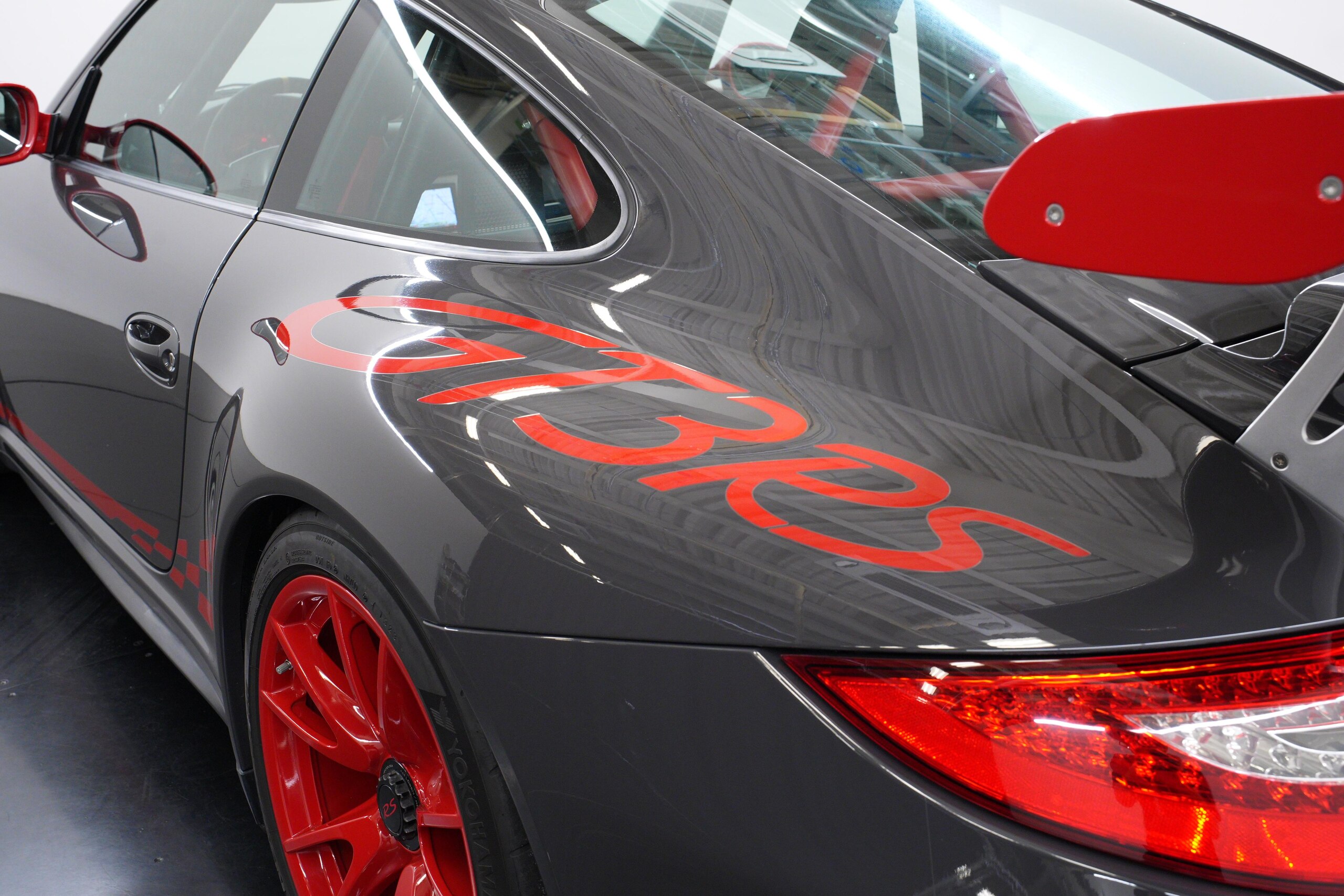 2011 Porsche 911 GT3 RS — Photo 27 / 43