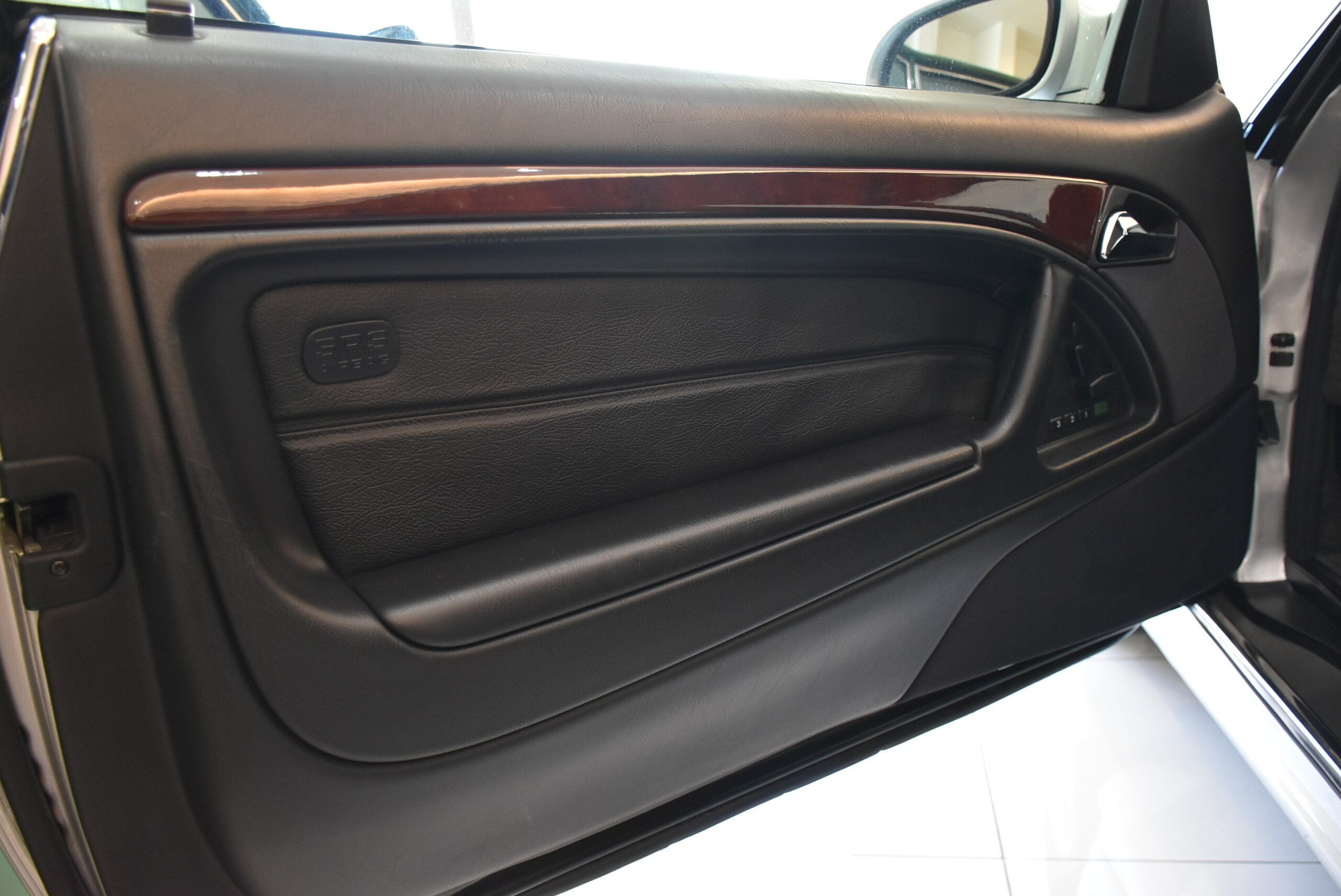 2000 Mercedes Benz SL500 — Photo 11 / 14