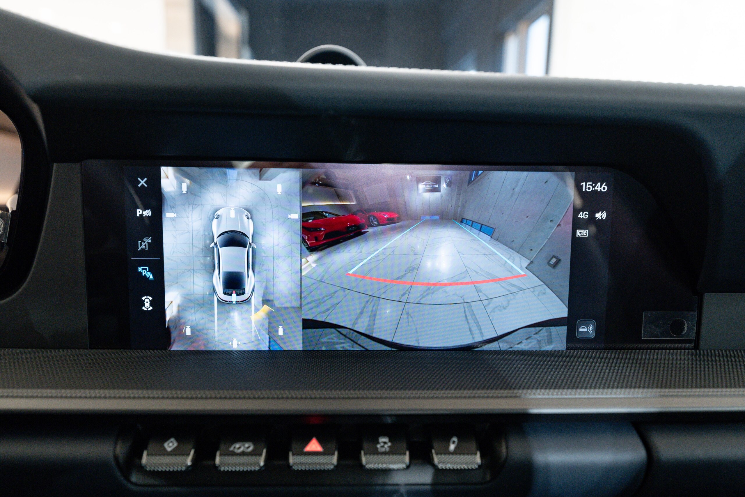 2024 Porsche 911 Carrera — Photo 13 / 21