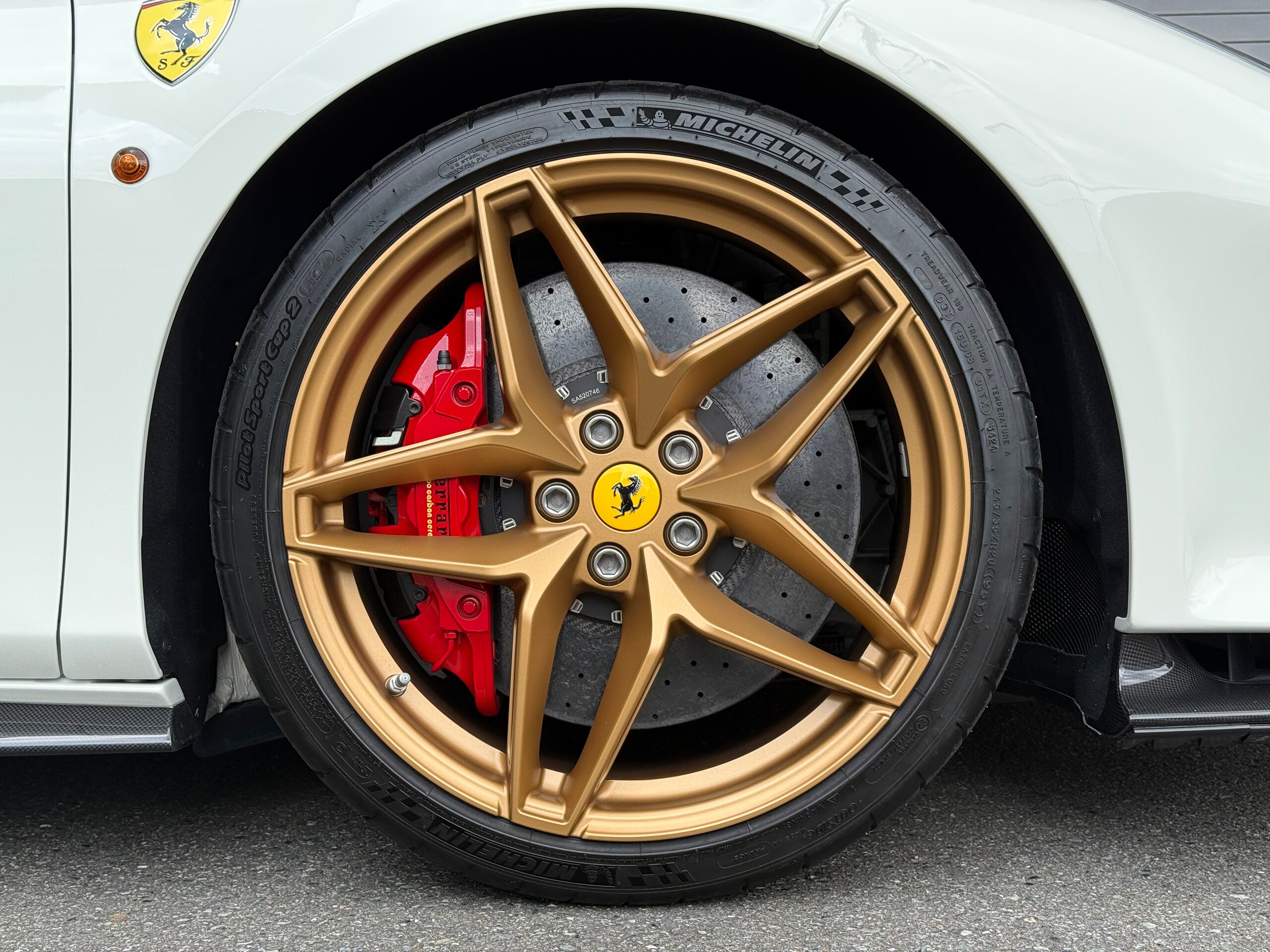 2020 Ferrari 488 Pista Spider — Photo 17 / 40