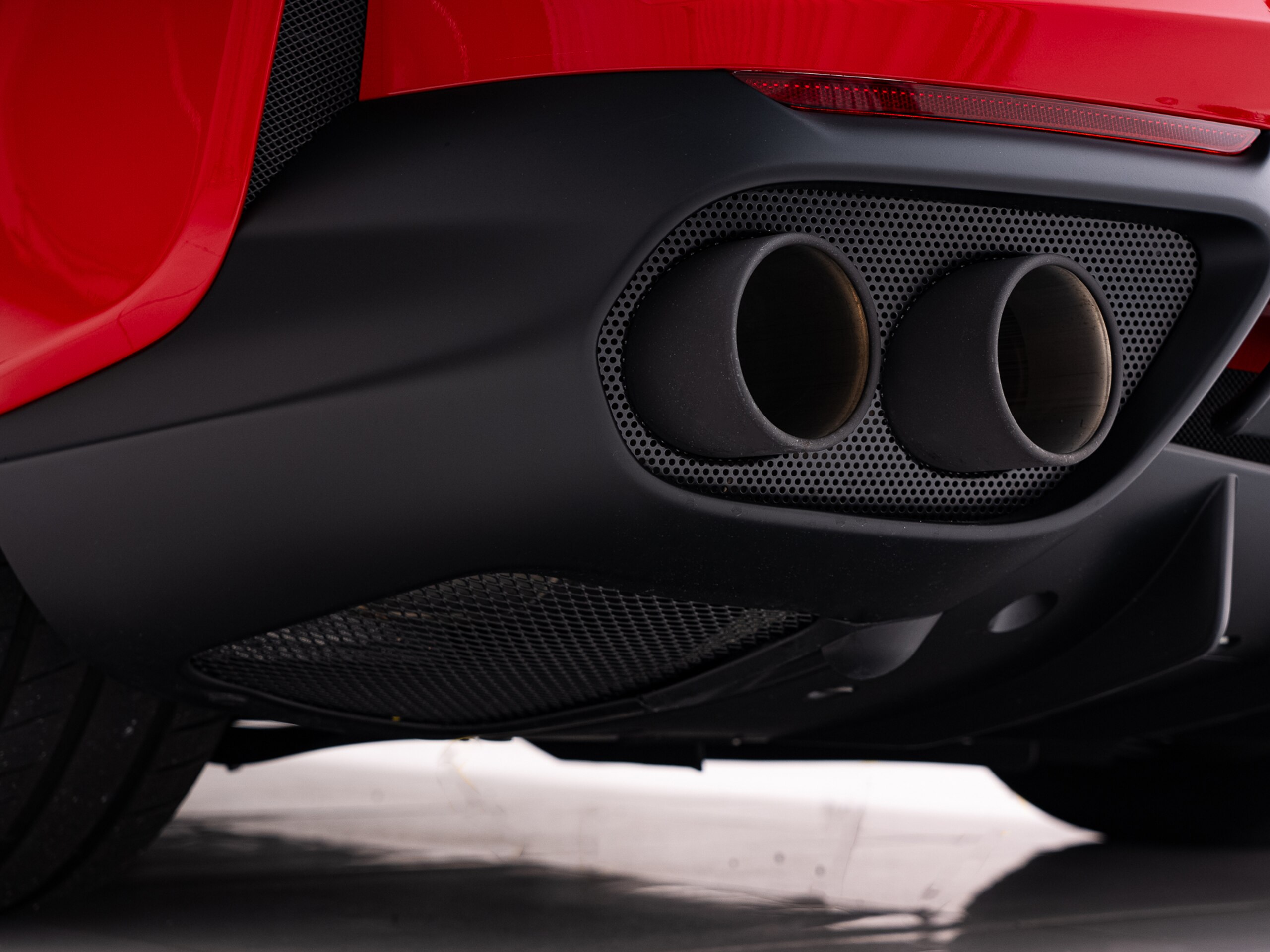 2021 Ferrari 812GTS — Photo 16 / 55